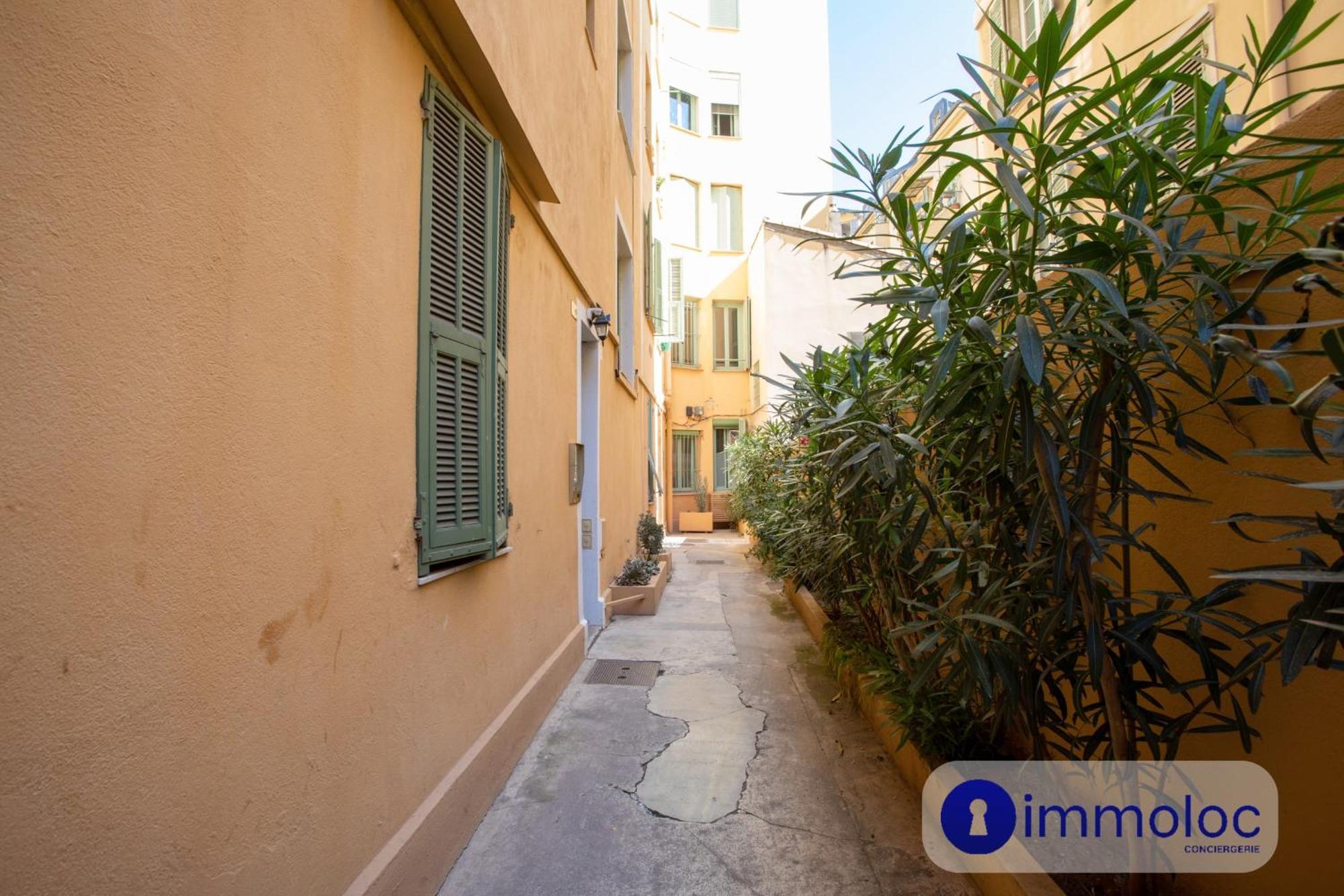 Studio Air-conditioned Port Of Apartment *