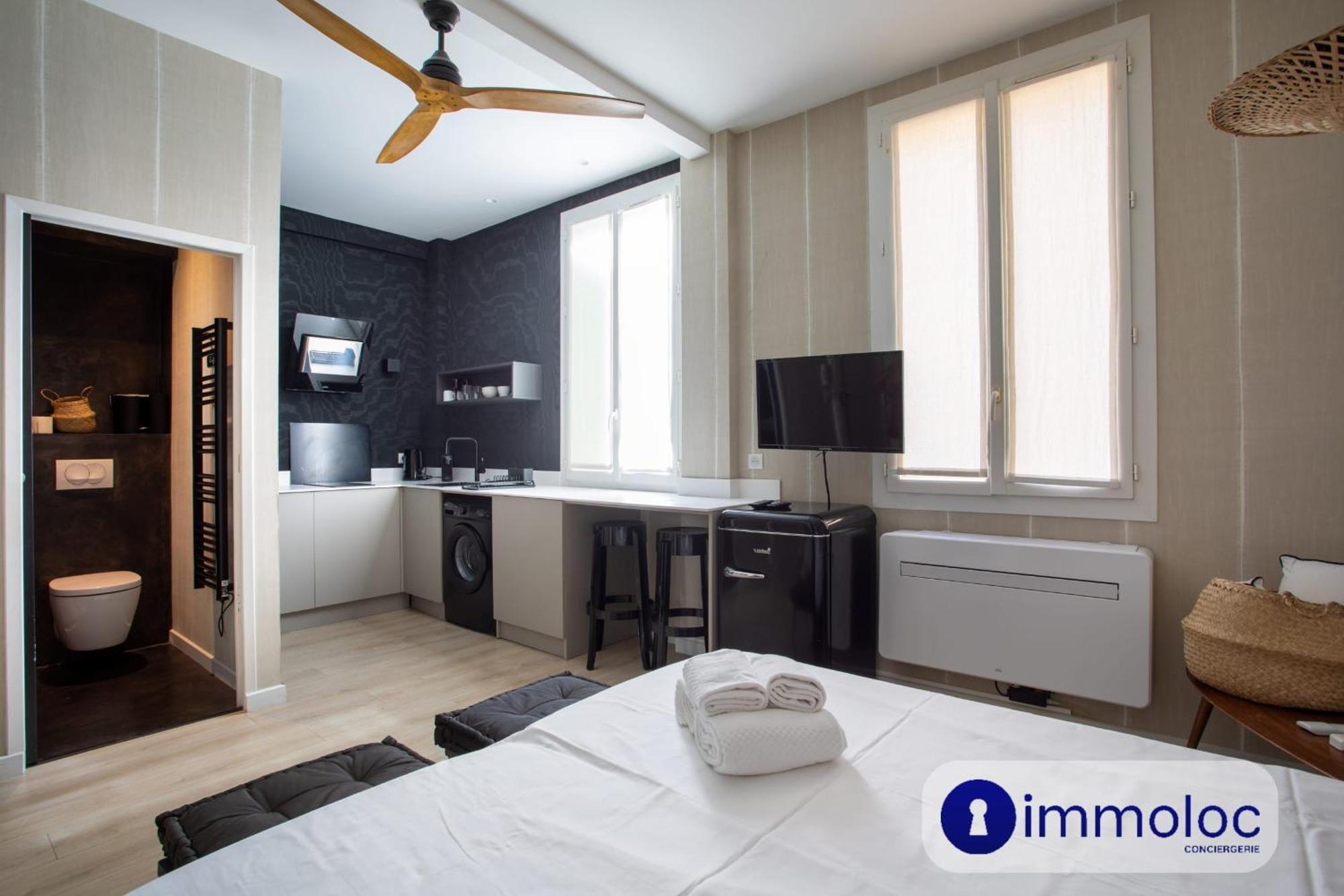 Studio Air-conditioned Port Of Apartment