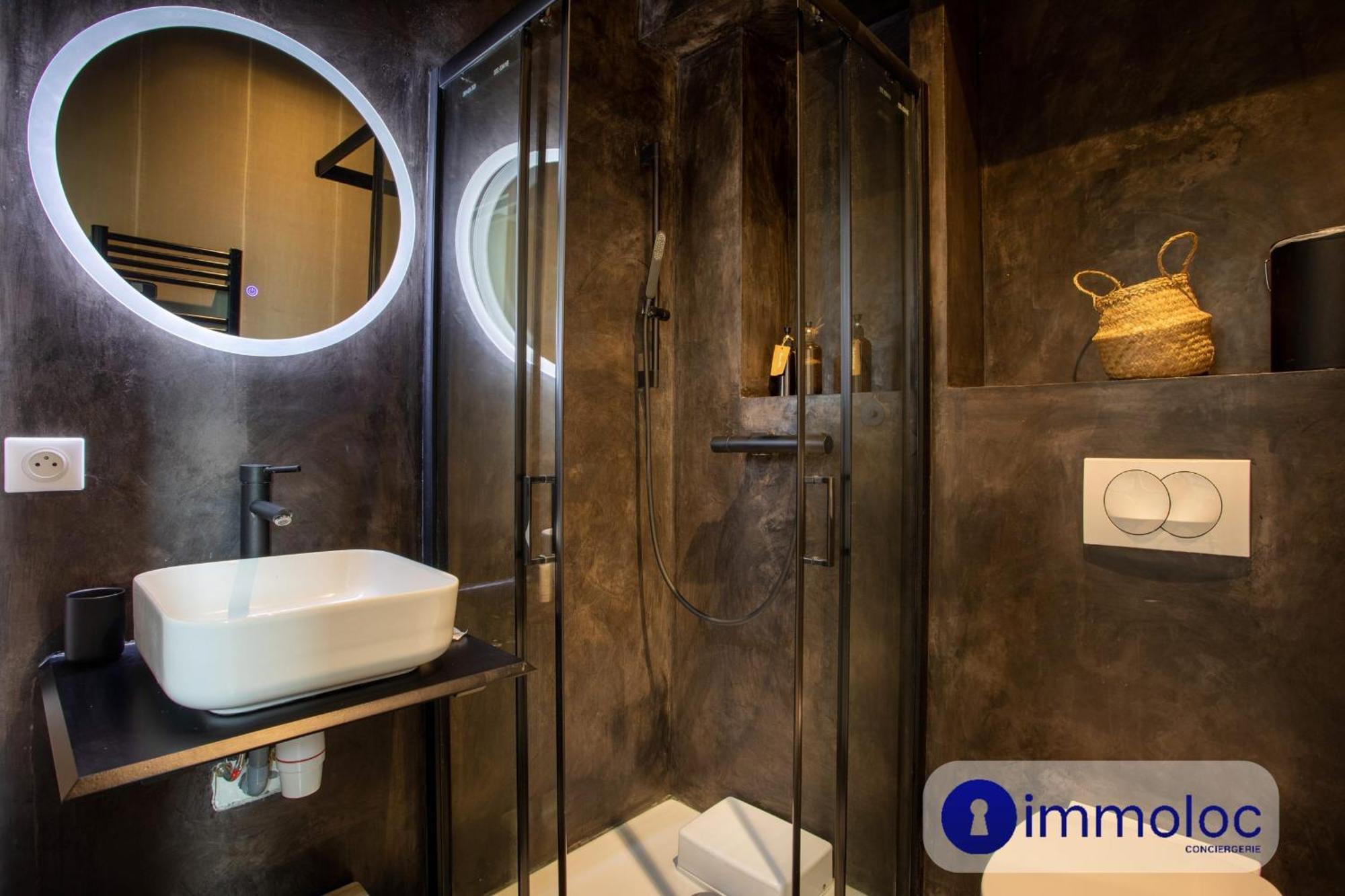 Apartment Studio Air-conditioned Port Of