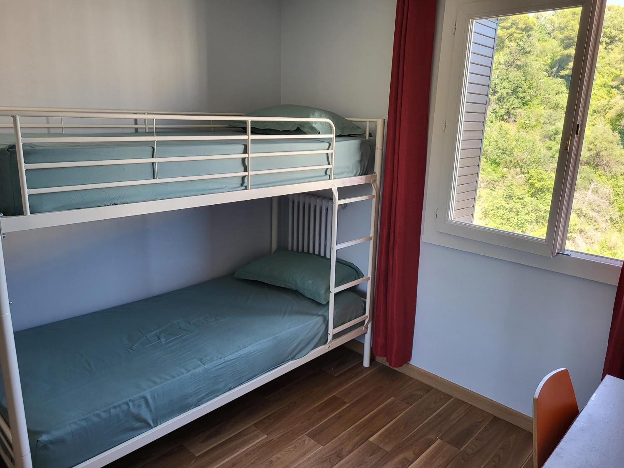 Hannana House 4 *