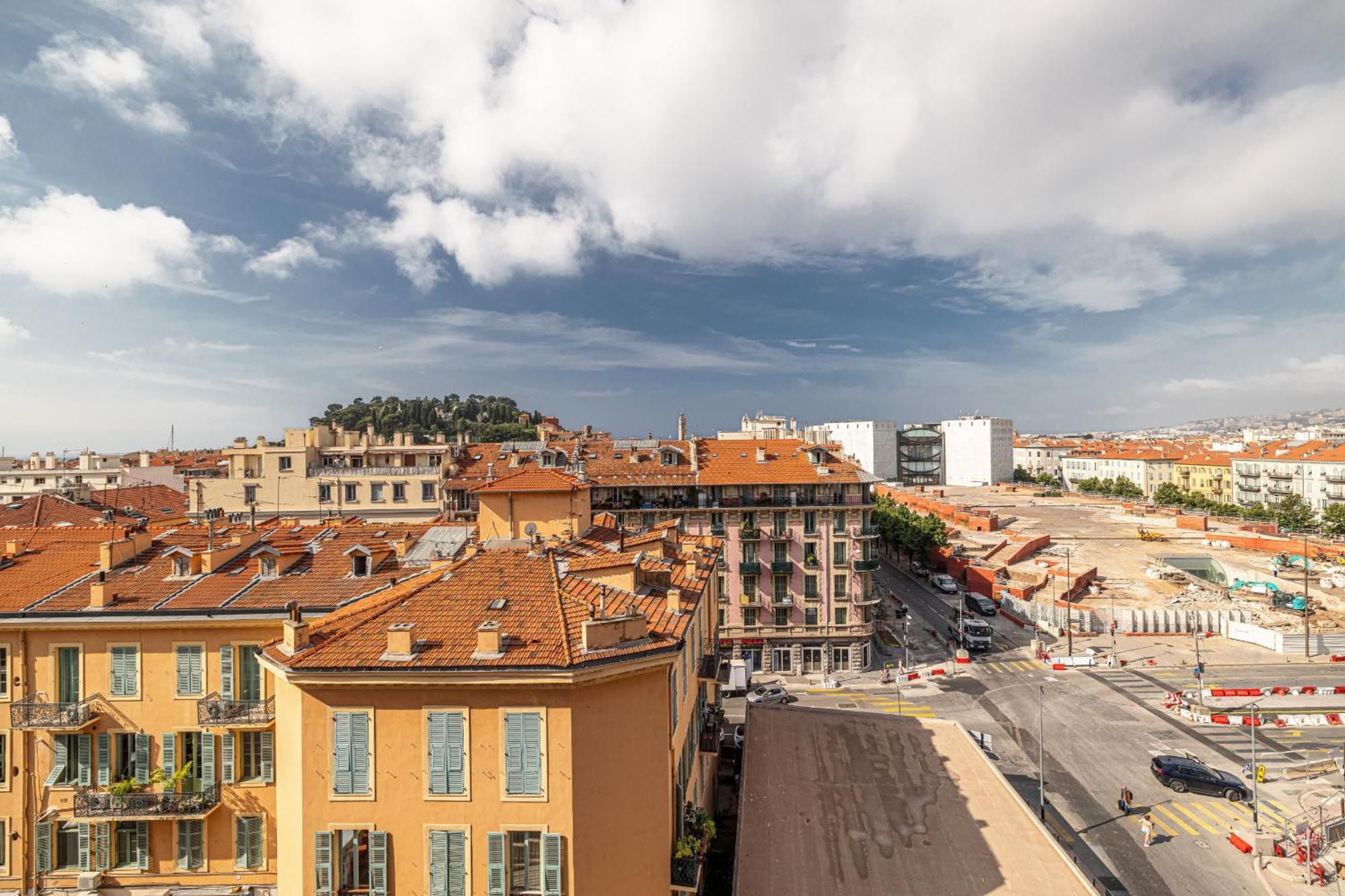 Apartment Open Sky Terrace Lage 1 Bdr & Parking