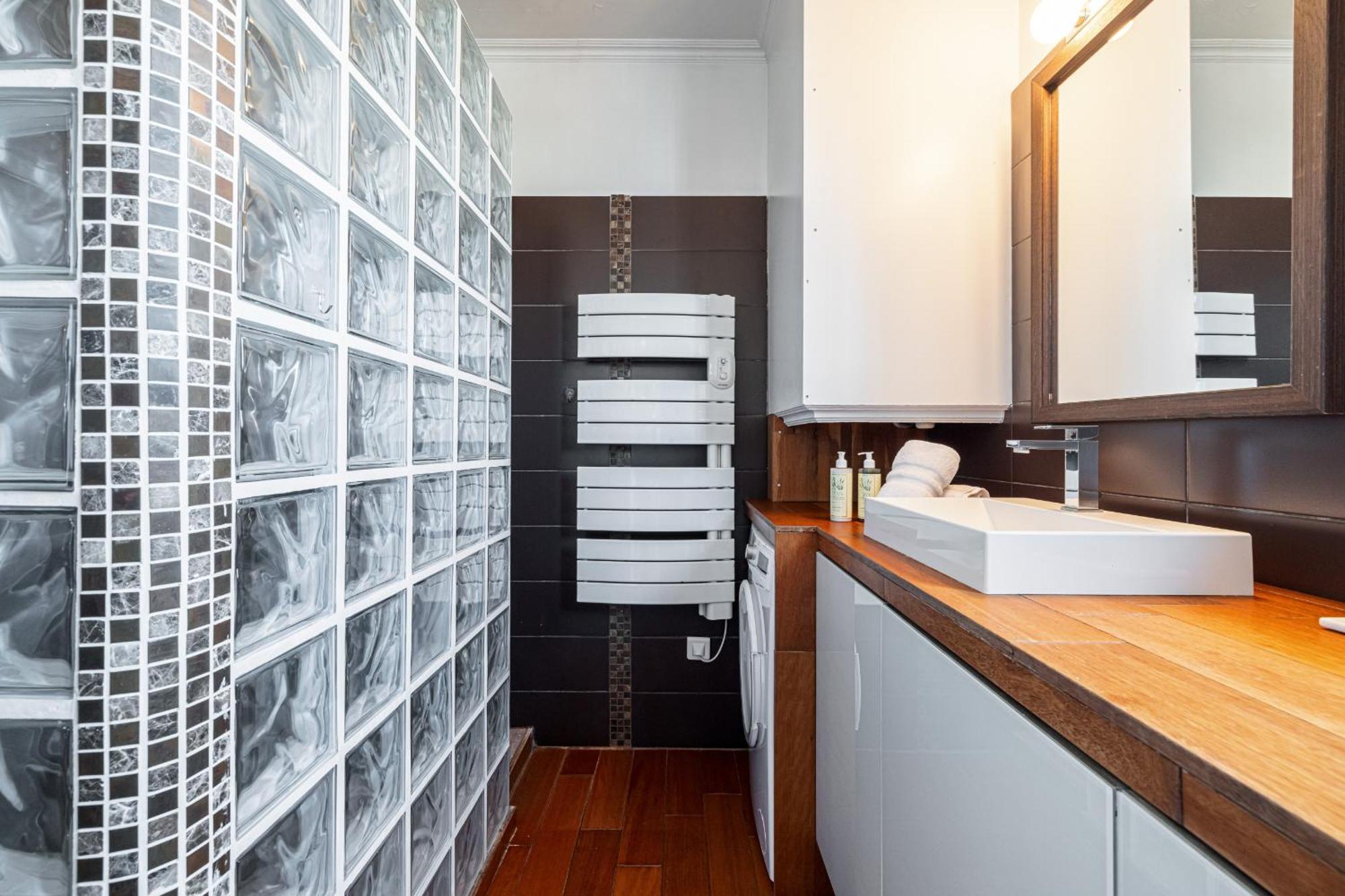 Open Sky Terrace Lage 1 Bdr & Parking Apartment Nice