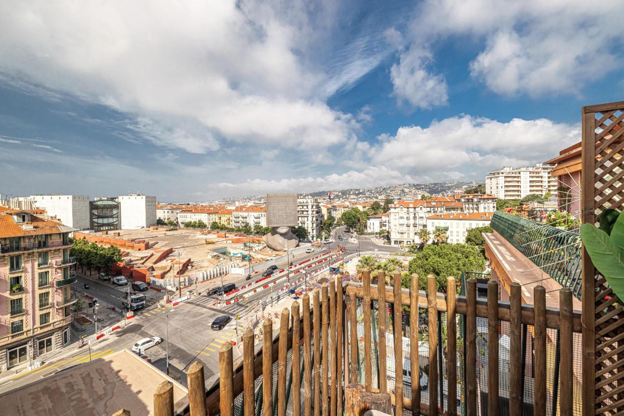 Apartment Open Sky Terrace Lage 1 Bdr & Parking *