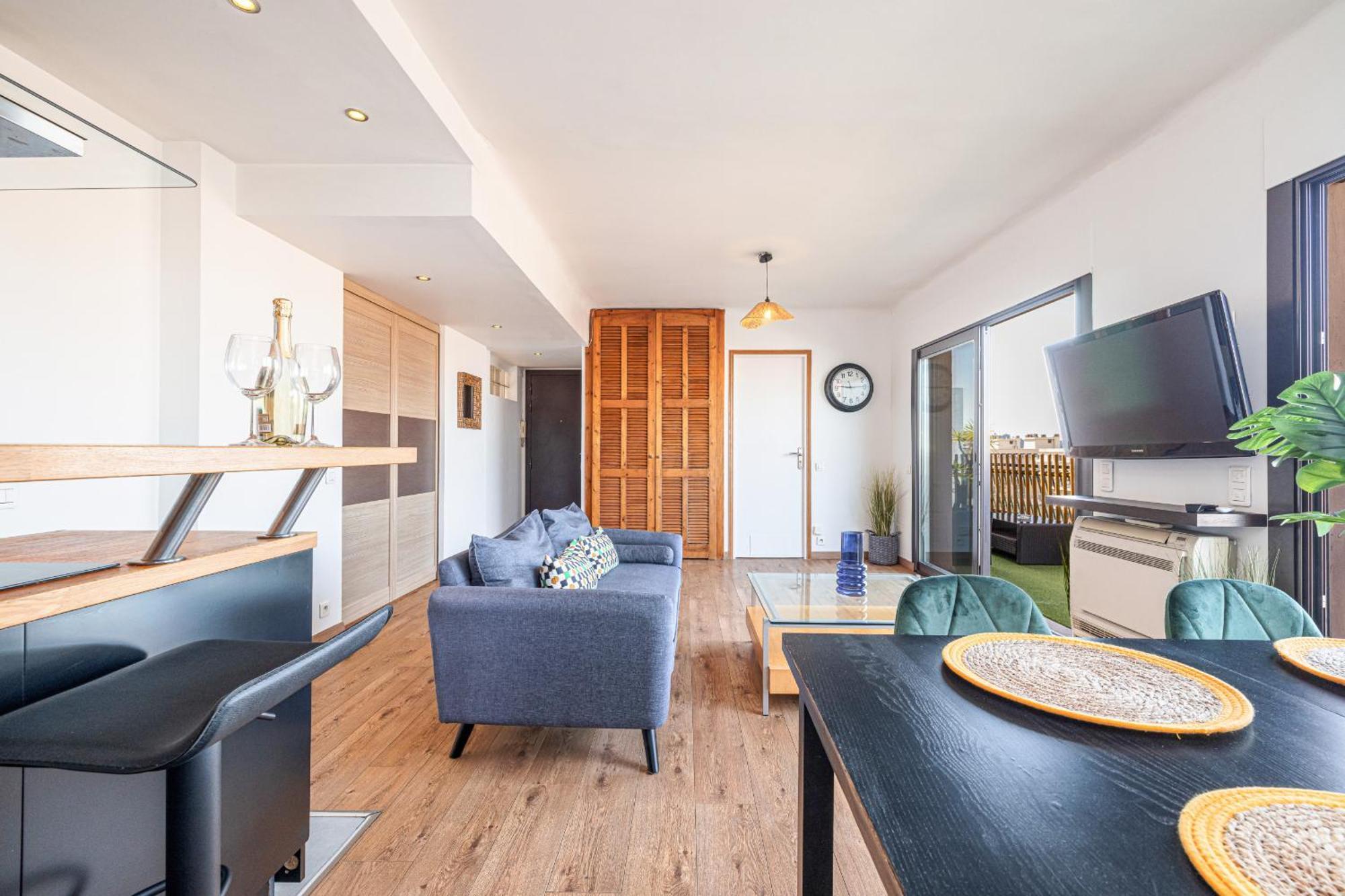 Open Sky Terrace Lage 1 Bdr & Parking Apartment Nice