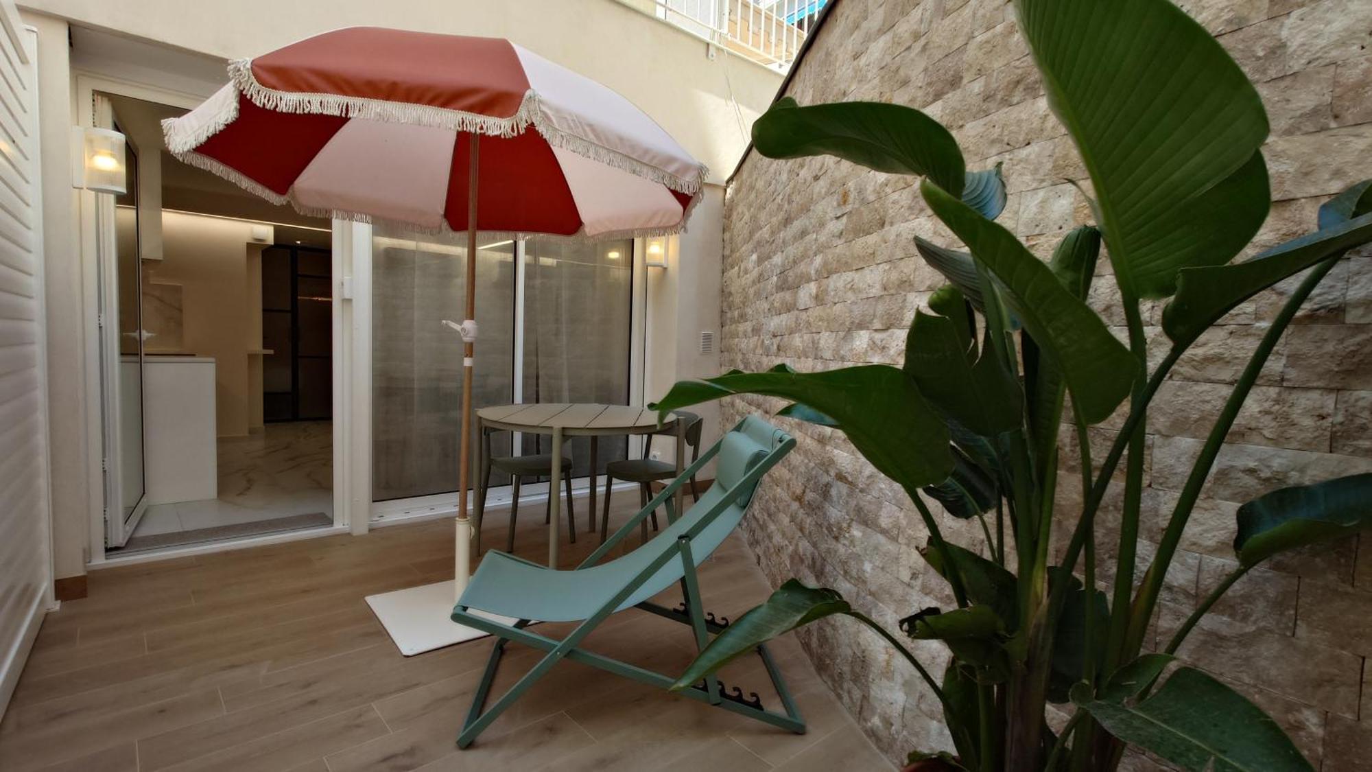 Aparthotel Club *