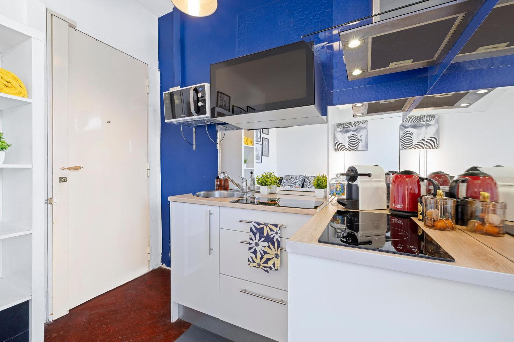 Apartamento Center - Balcony Quiet - Air Conditioner - Kitchen - Wifi - Tram