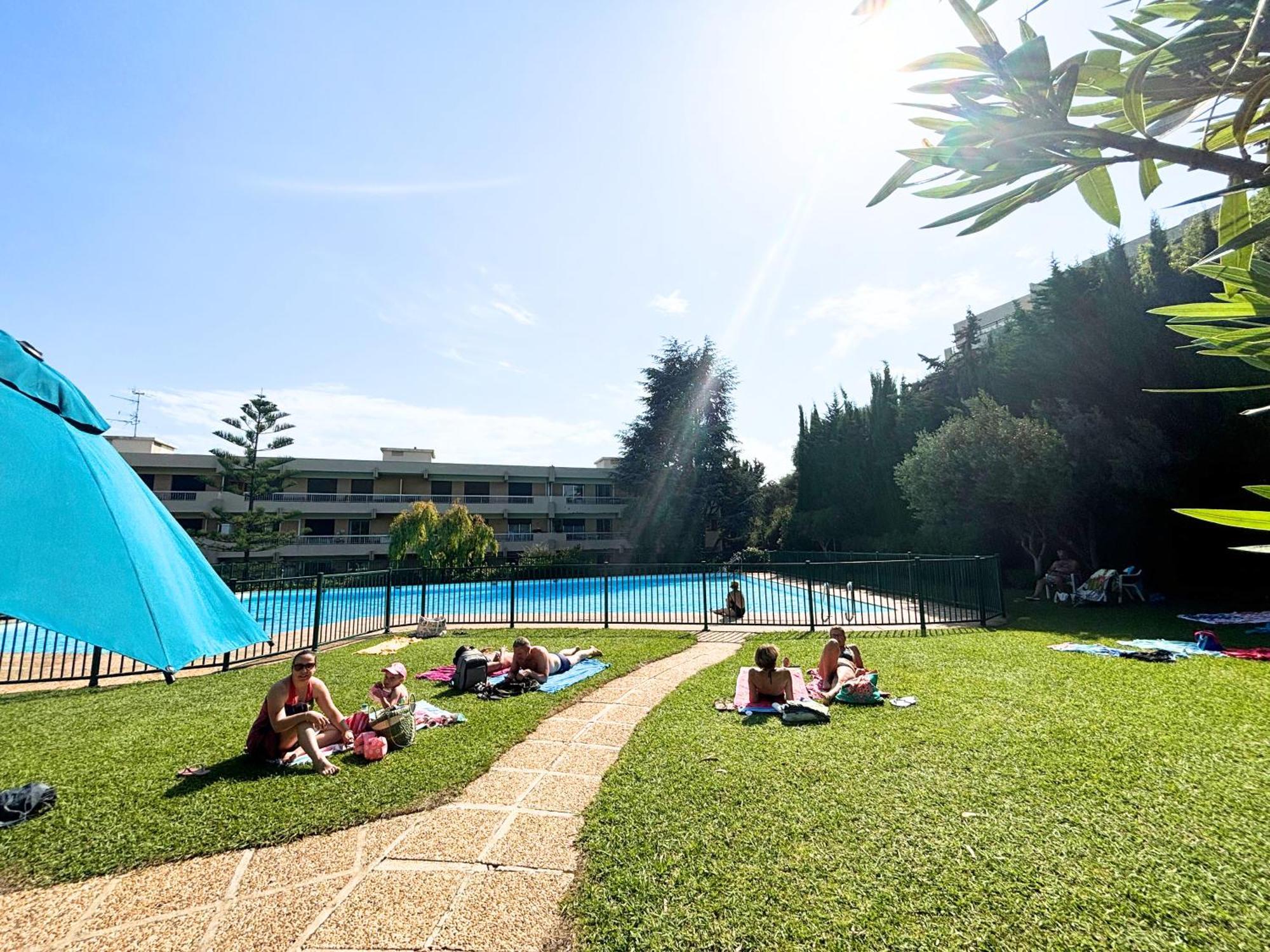 Apartment Vue - Clim, Piscine & Restaurant