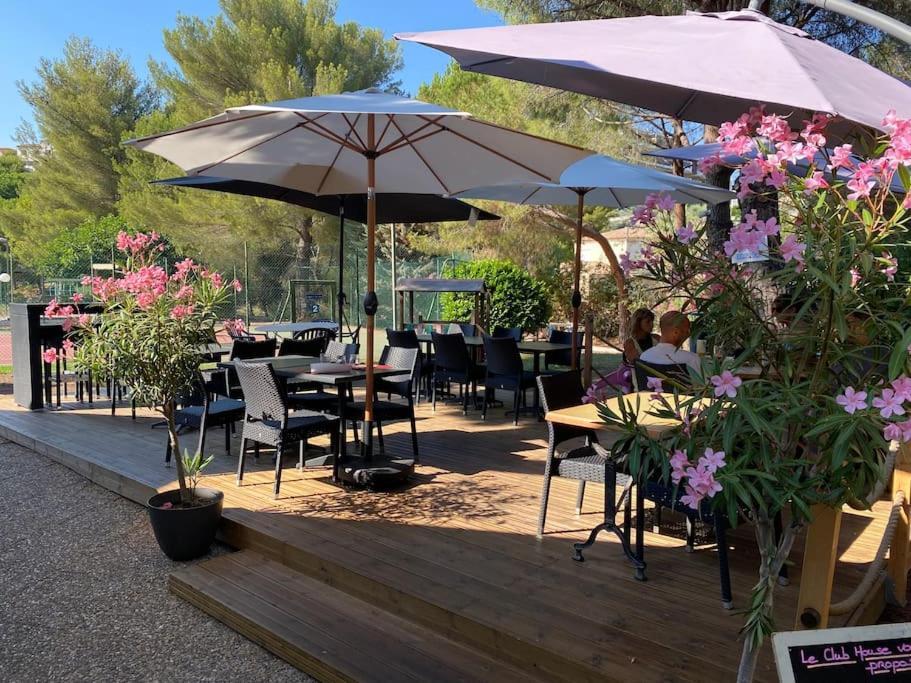 Superbe De 3p Pieces Dans Avec Piscine Et Climatisation Apartment