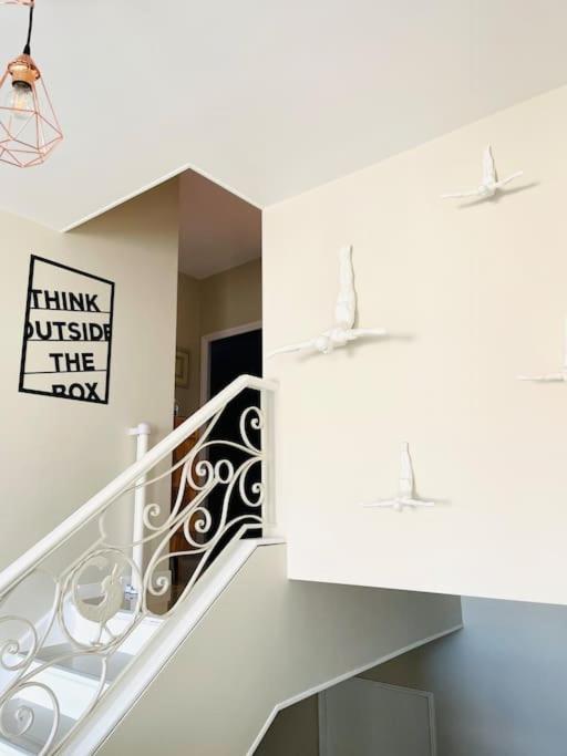Hotel Sea View Villa, Pool, 4 Bedrooms, Air Conditioning, 1 Mile *