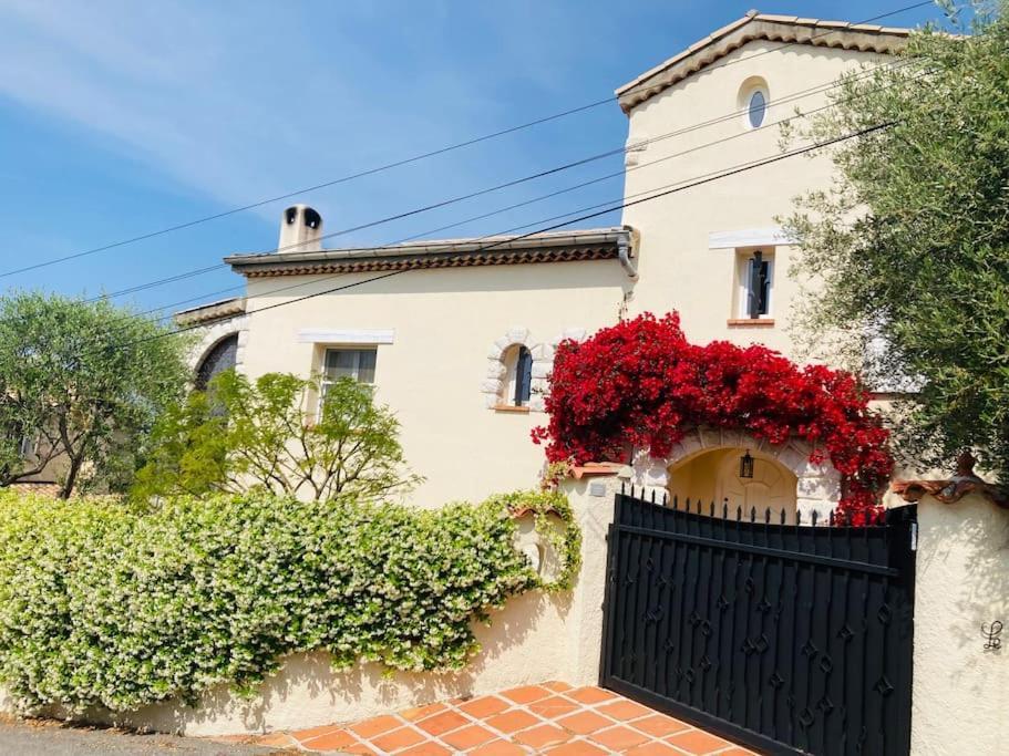 Hotel Sea View Villa, Pool, 4 Bedrooms, Air Conditioning, 1 Mile Nice