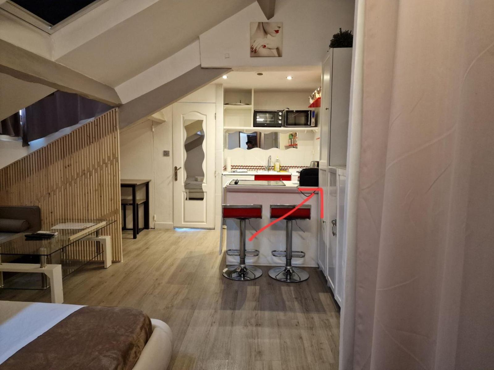 2 Adultes Quartier Vip, Et Commerce Sur Place ,et Mini 1 Enfant 6 Ans Max