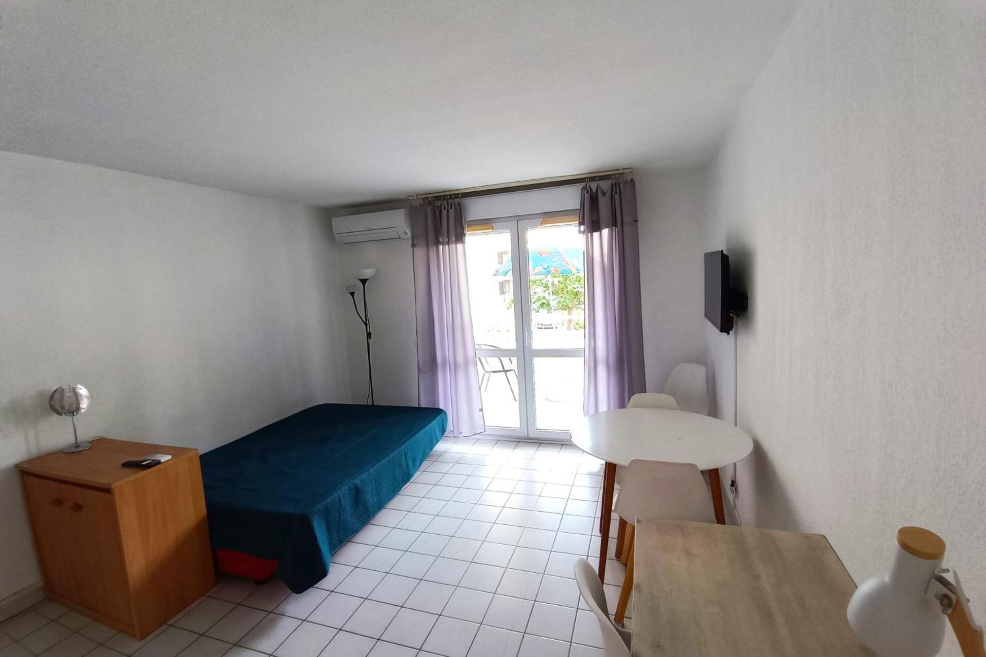 Apartment With Balcony - 1 Minute From The