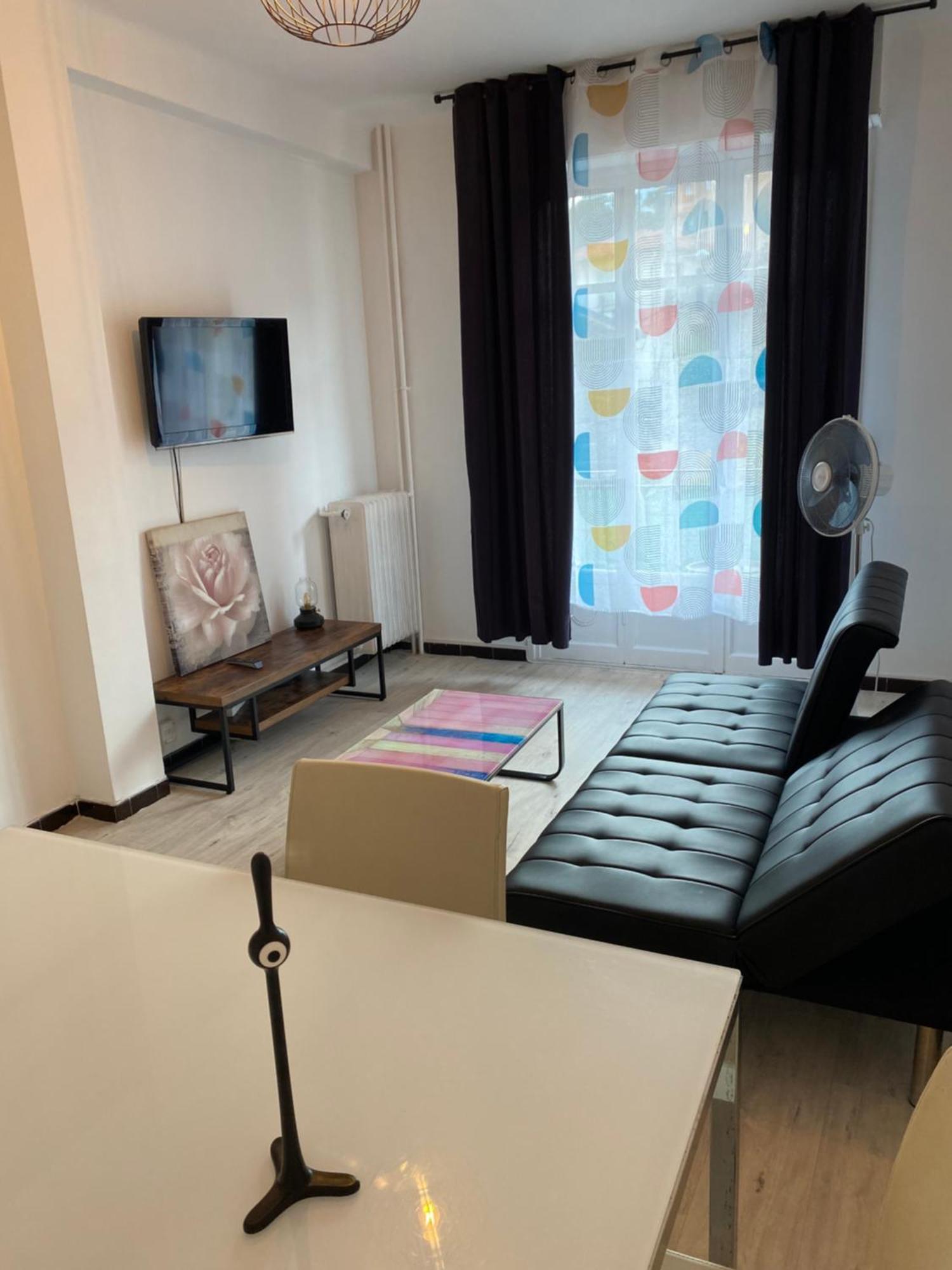 Apartment Flores *
