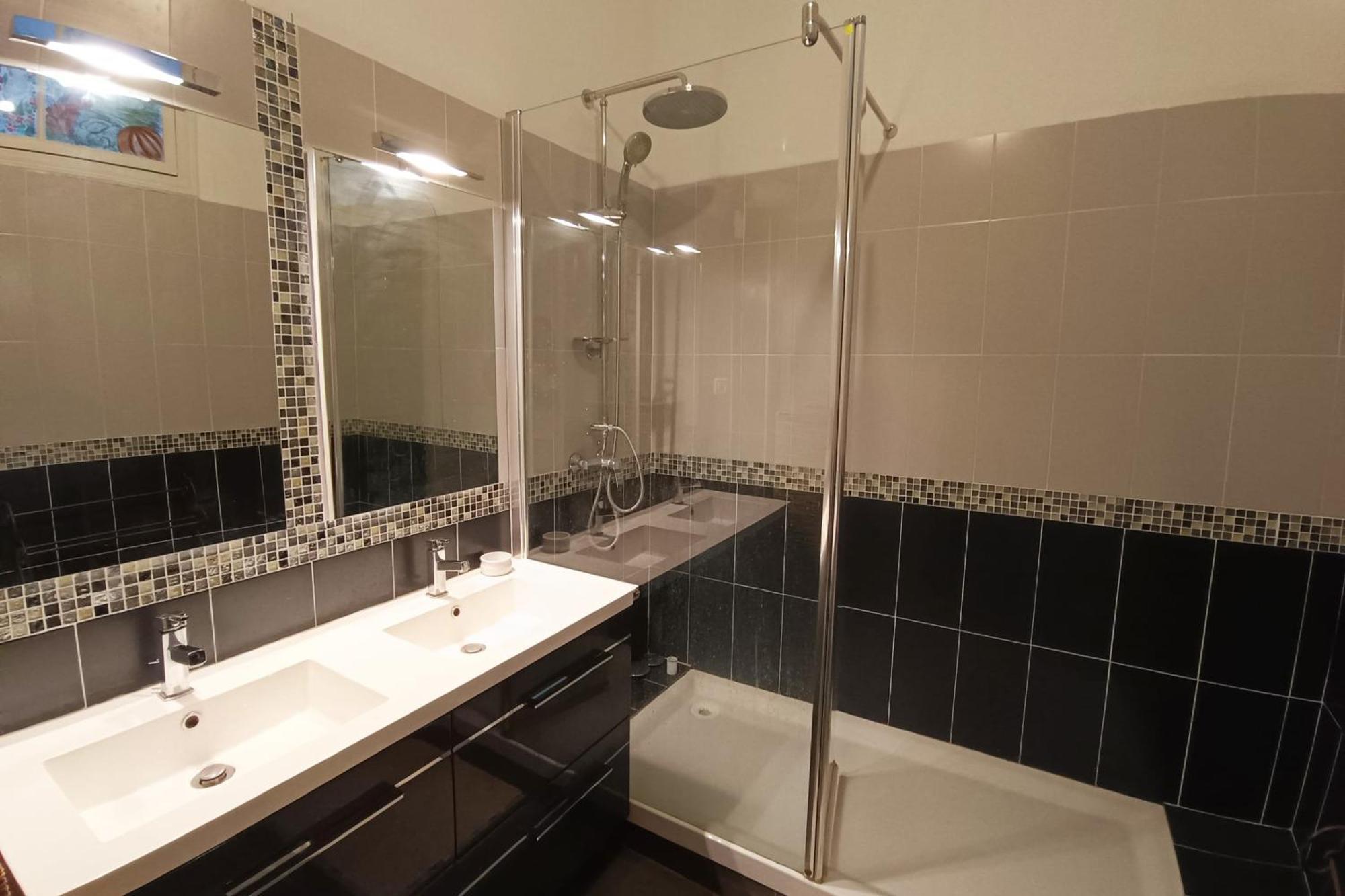 Apartment Spacious T2 Near The Historic Sites Of Nice
