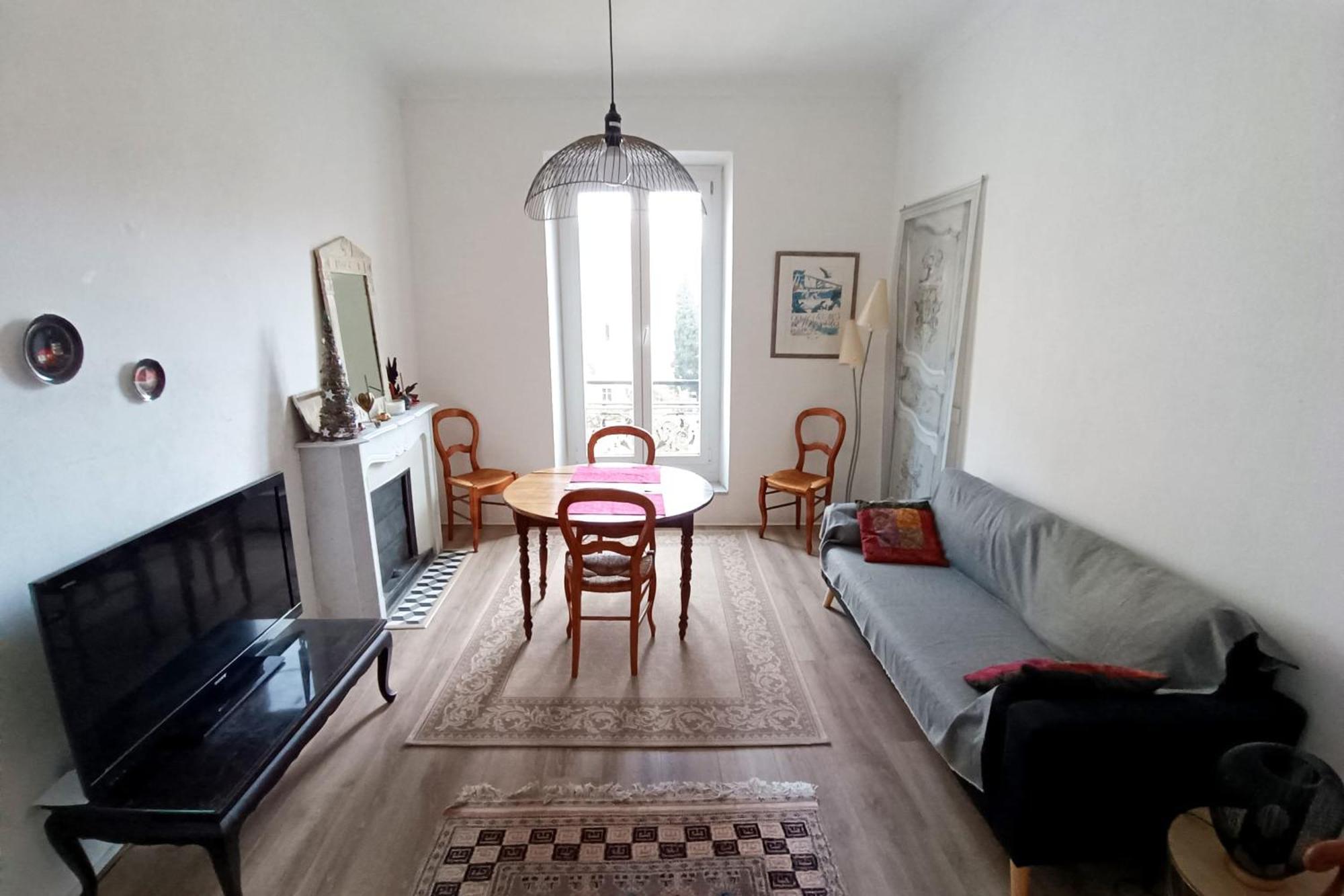Spacious T2 Near The Historic Sites Of Apartment