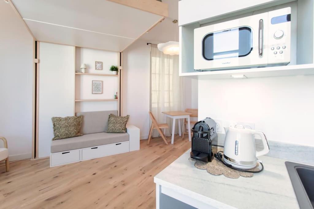 Apartment #59 Balcony 5mins Old Town & Sea Ac Wifi
