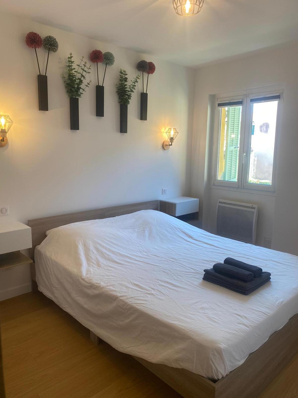 Historic Bright And Beautiful In Old With Castle Hill View Apartment Nice