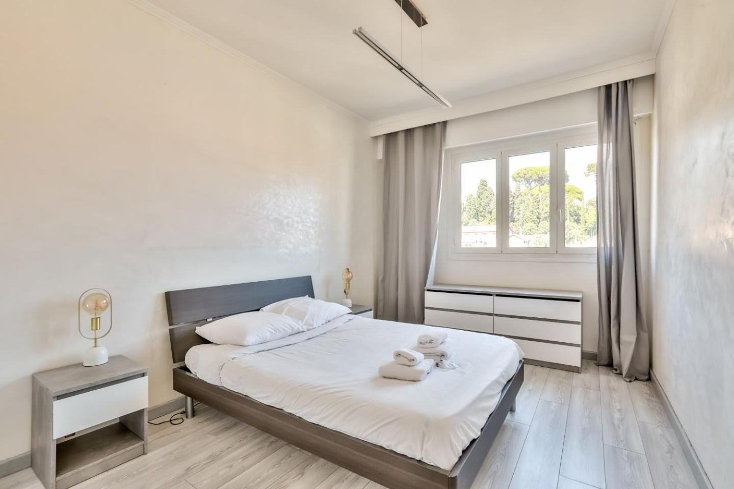 Stunning 1 Bedroom Flat With Terrace At Apartment *