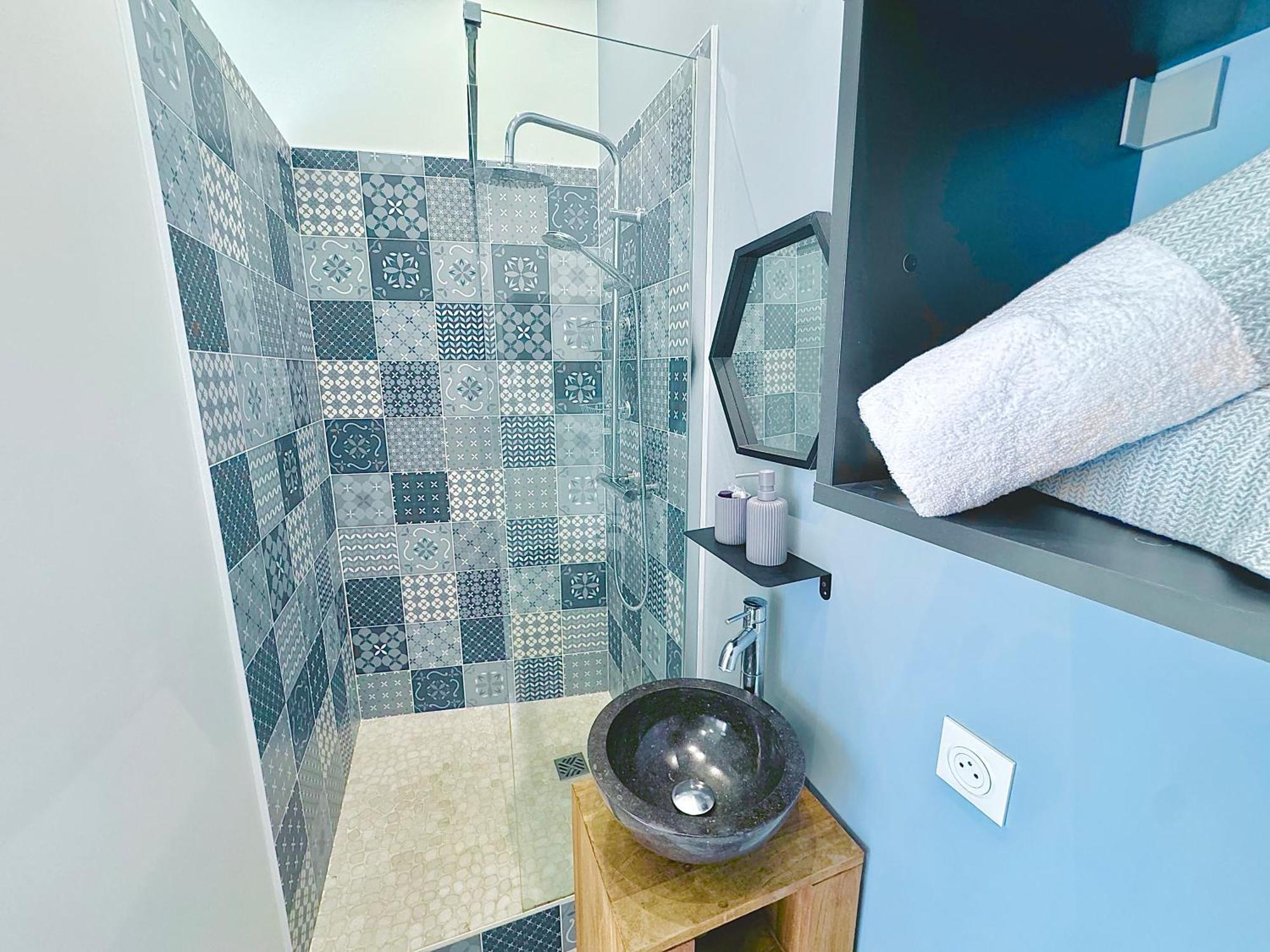 3 Independants Dans Avec Piscine Apartamento