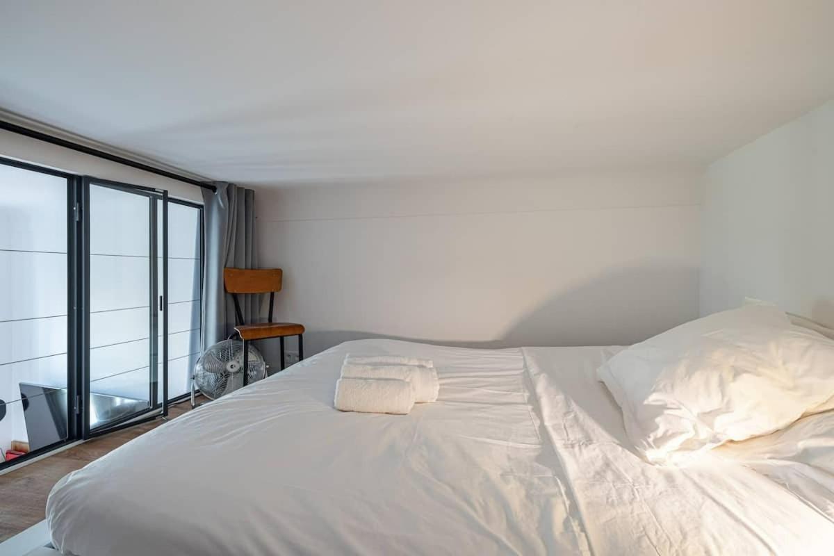 Amazing Location ! - Front Apartment