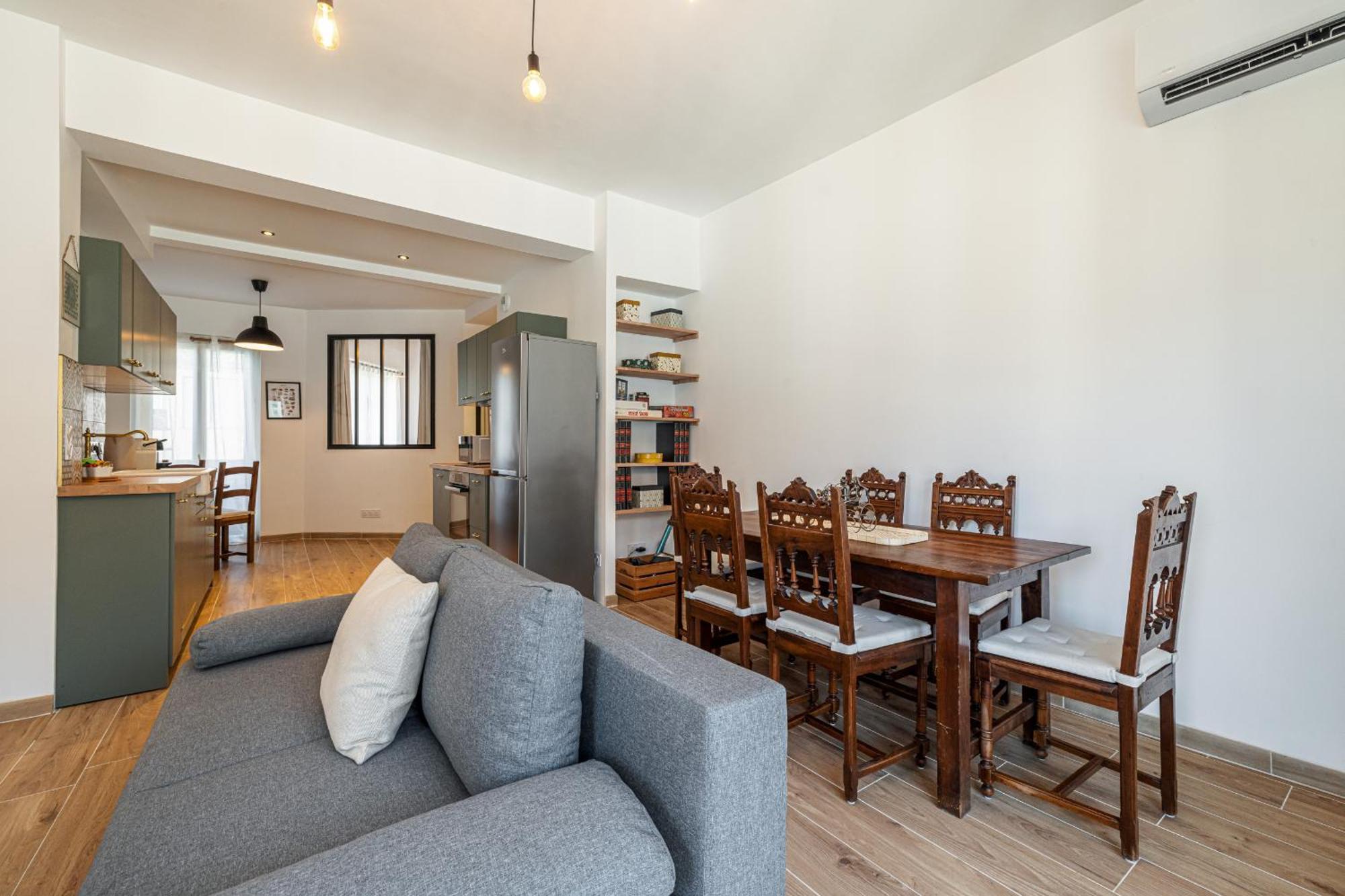 Apartment Large & Quiet 1 Bdr Downtown Nice