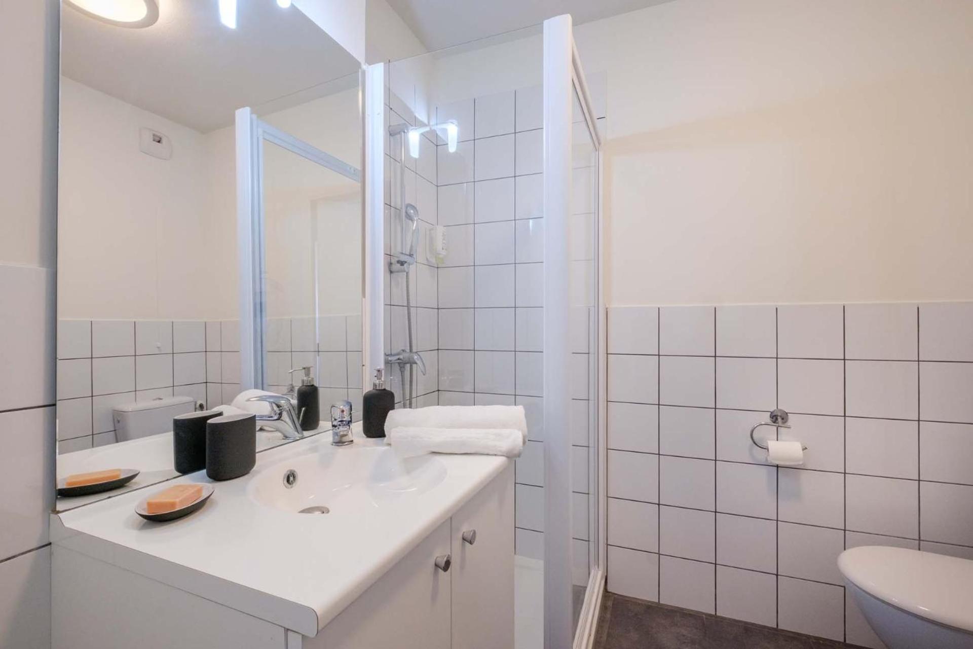 Apartment Student Factory