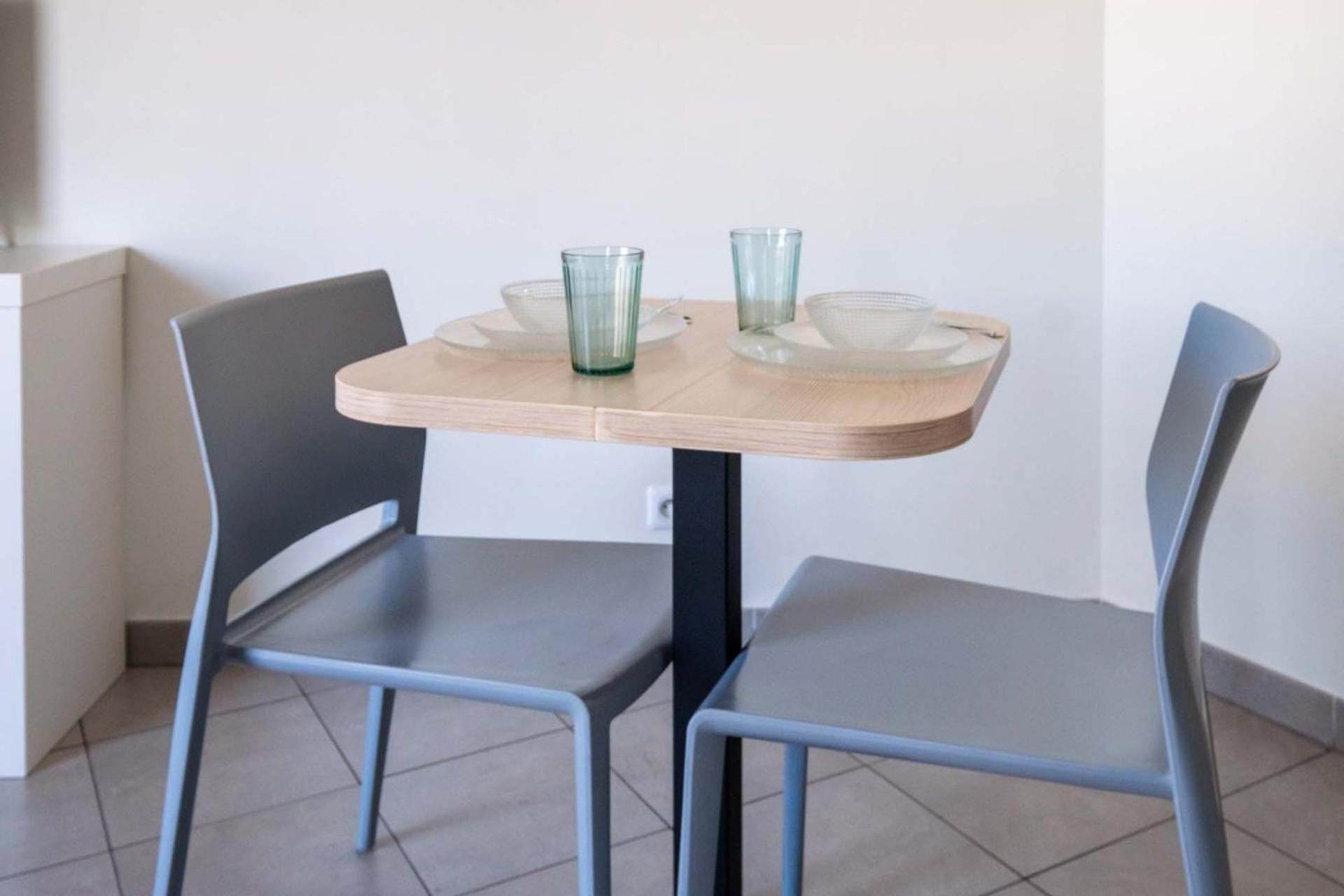 Apartment Student Factory