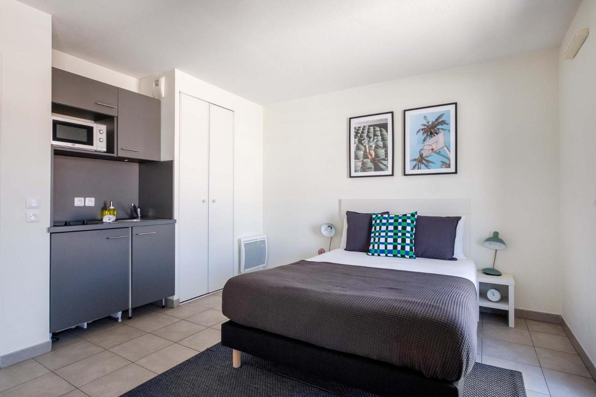 Apartment Student Factory *