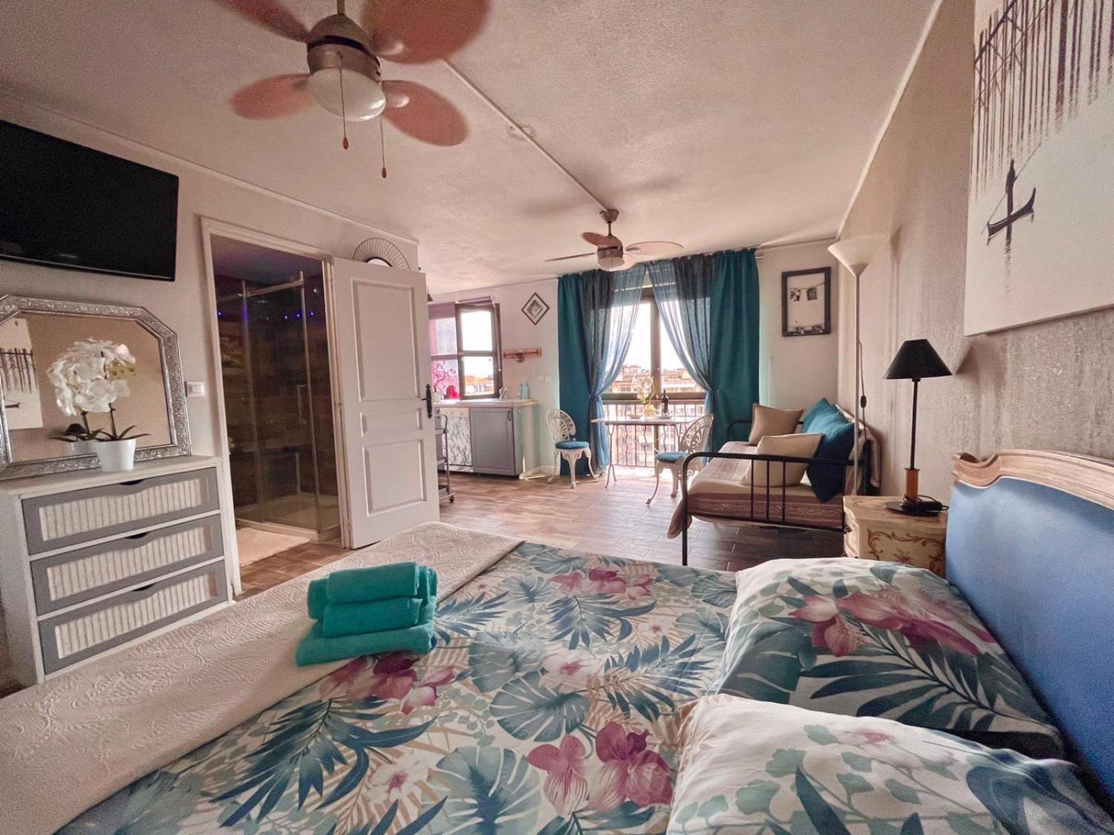 Luxurious Studio In 450 M Of The Sea