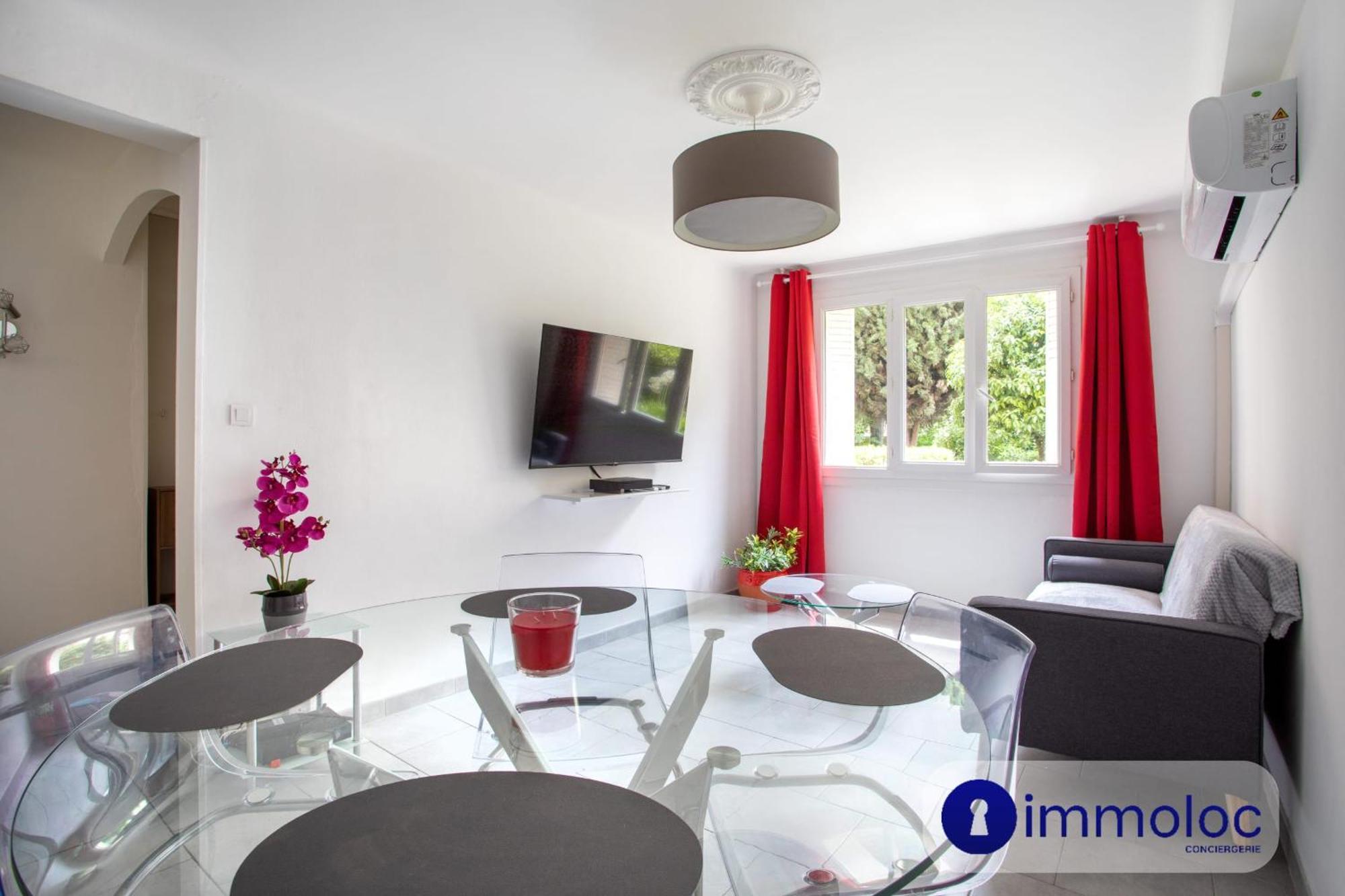 Pasteur With Parking Space Apartment