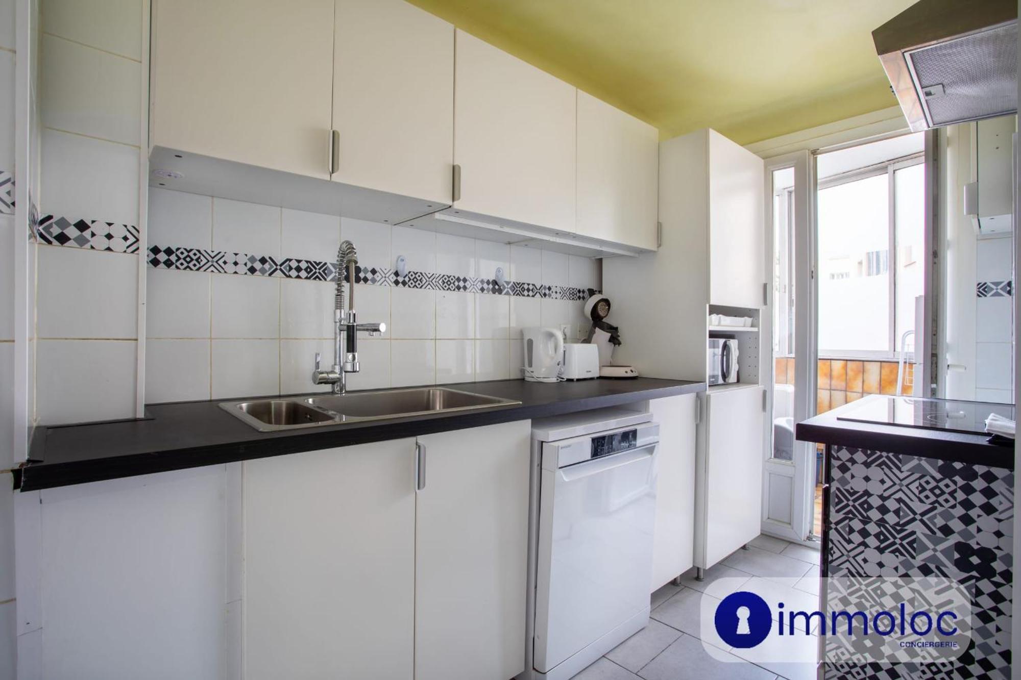 Pasteur With Parking Space Apartment
