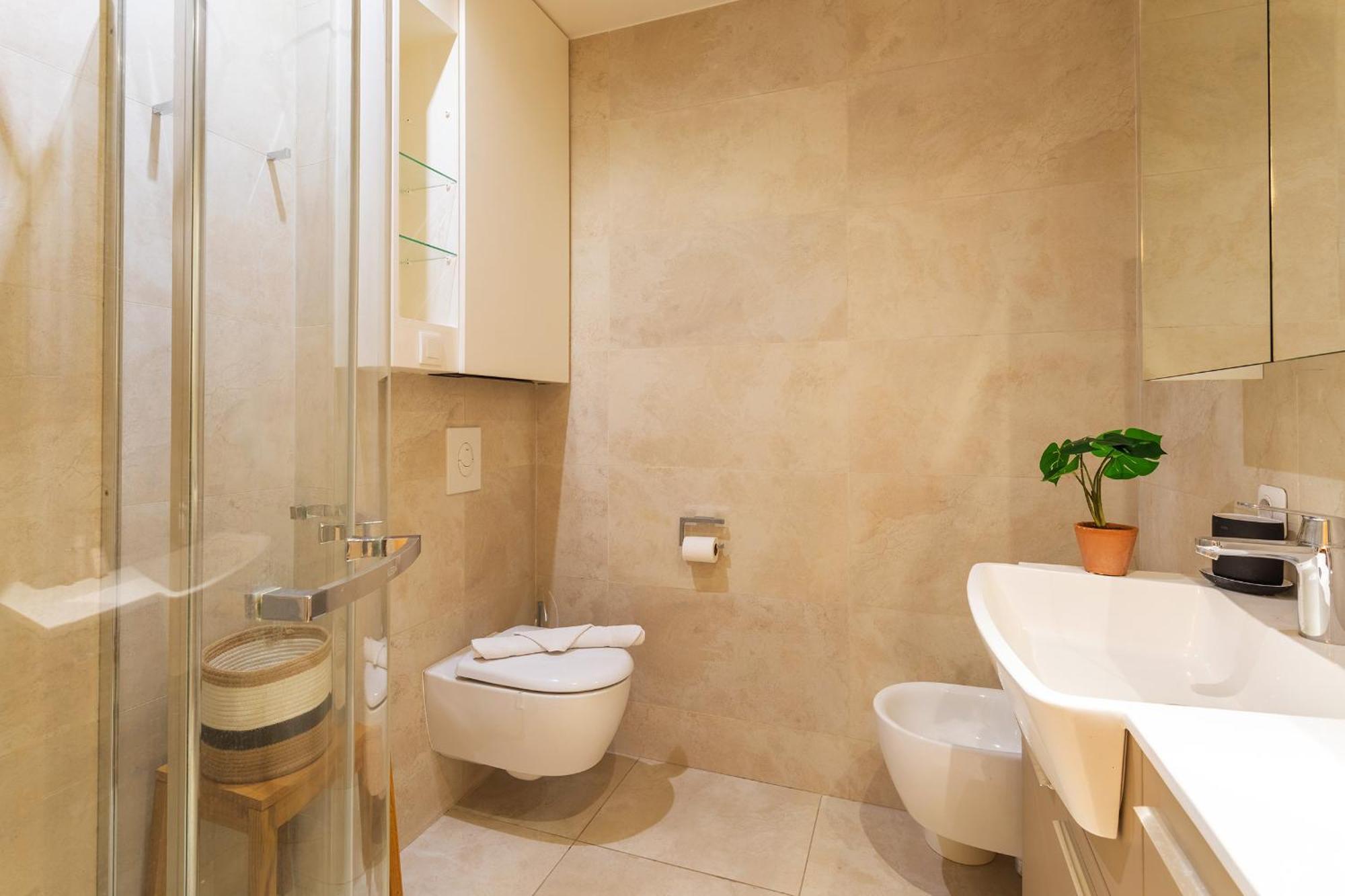 Le Capitol 2 Ap 4421 By Riviera Homes * Nice