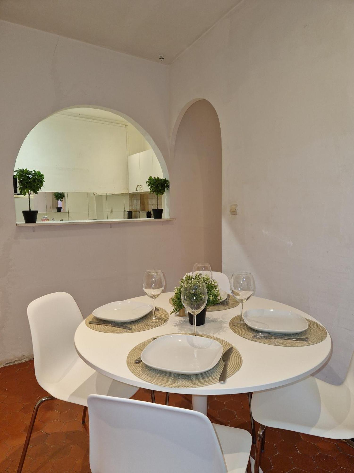 Sublime 4p Classe Dans Le Vieux-nice Apartment Nice