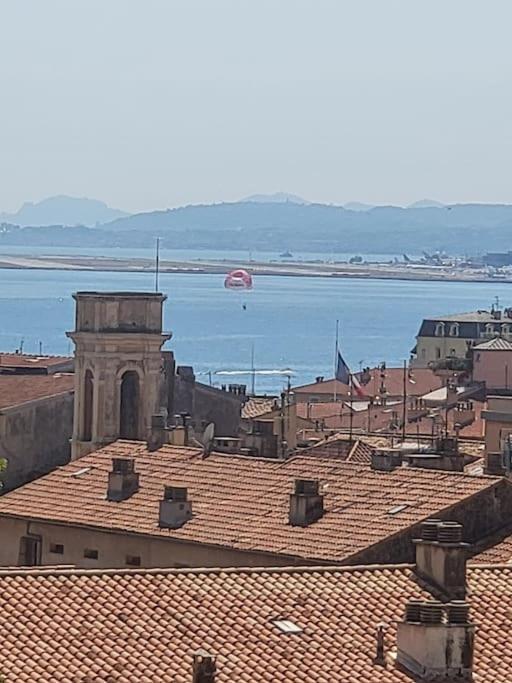 Apartment Free Parking! 3 Pieces Calme Proche Port & Centre