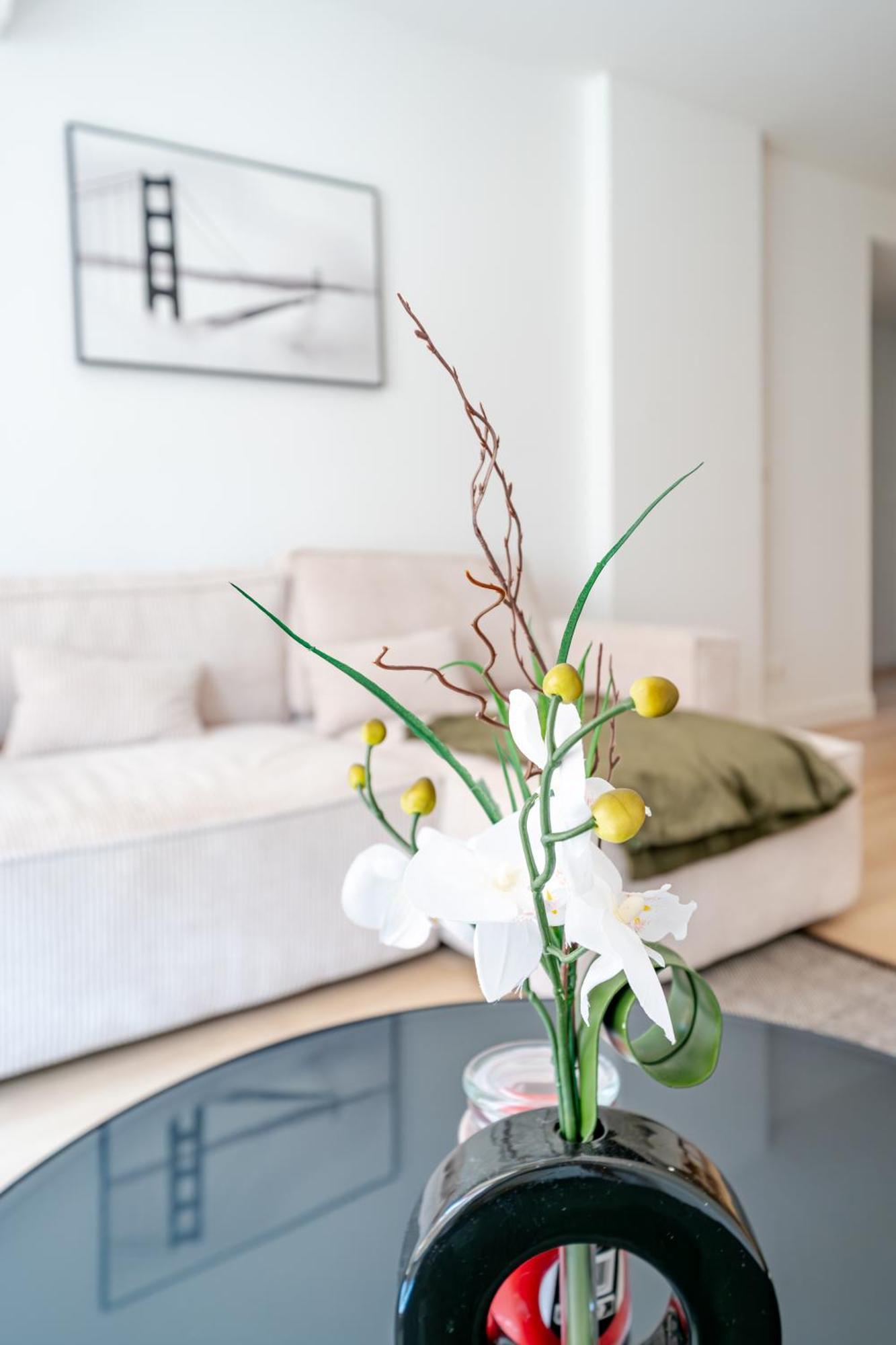 Near Old Town And Fully Renovated Apartment *