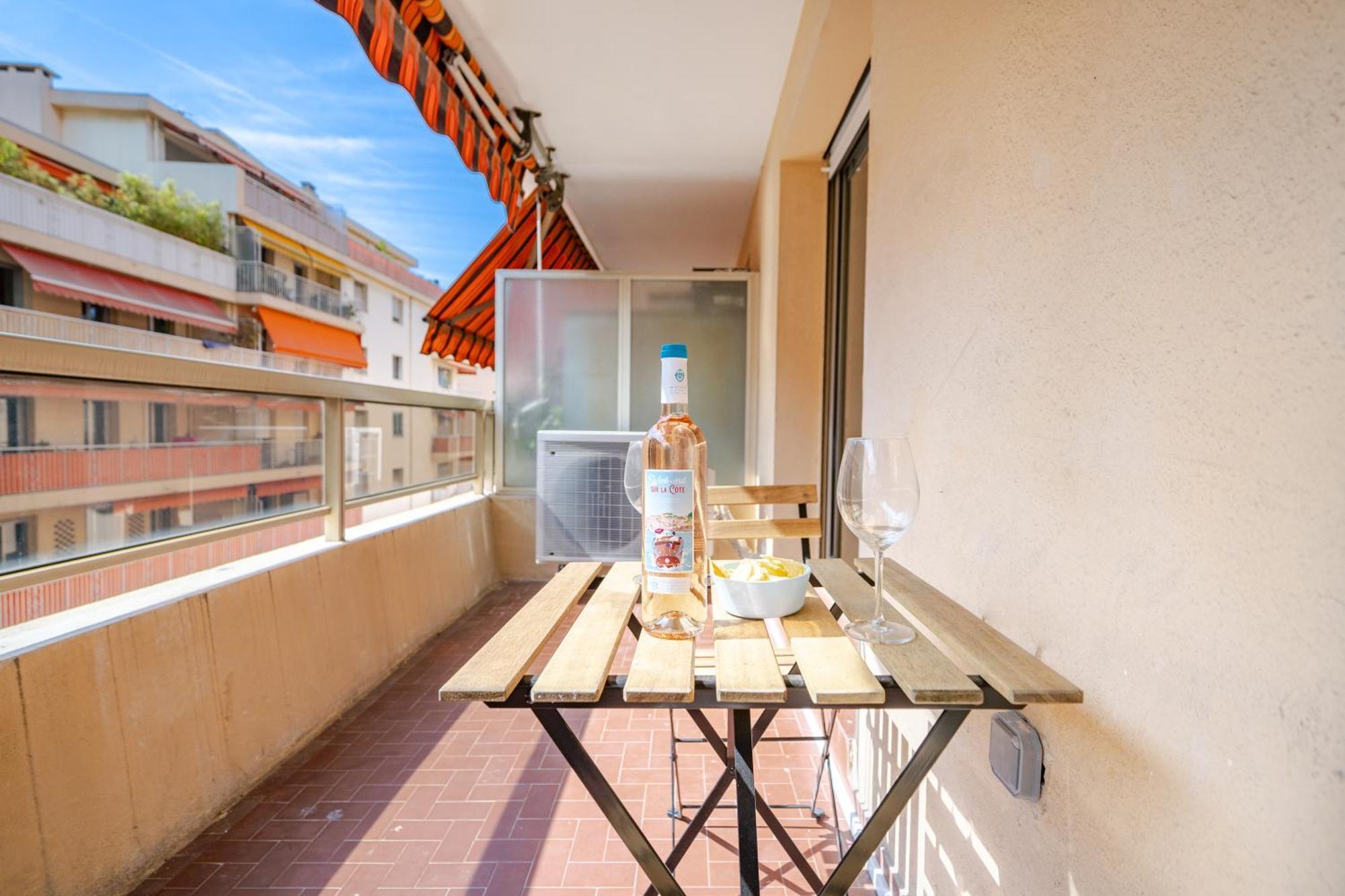 Apartment Near Old Town And Fully Renovated Nice