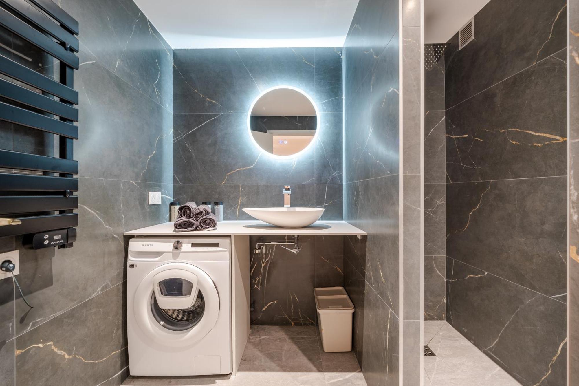 Apartment Near Old Town And Fully Renovated *