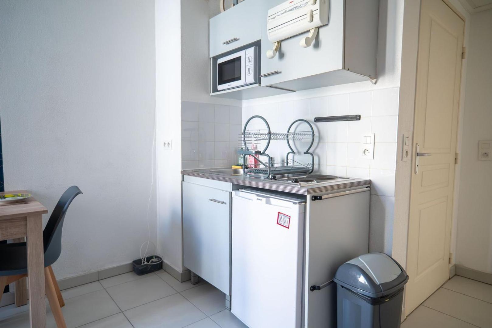 Guestready - Sejour Ideal A Saint-roch Pour 2 Apartment