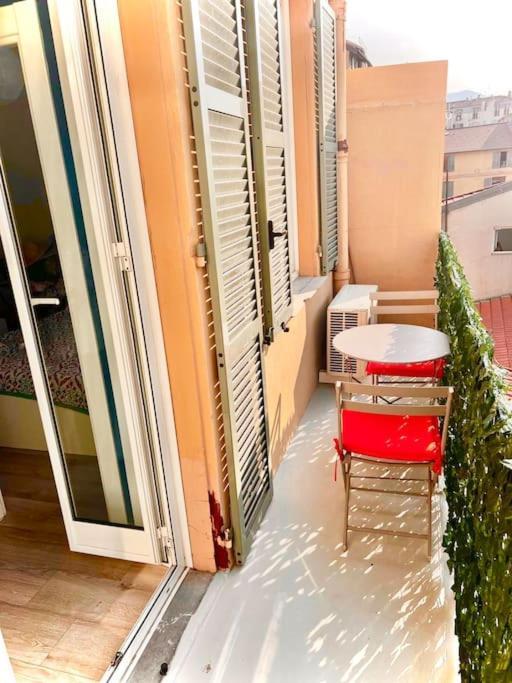 Apartment Center 2 Min Walk To Quiet Sunny Balcony Nice