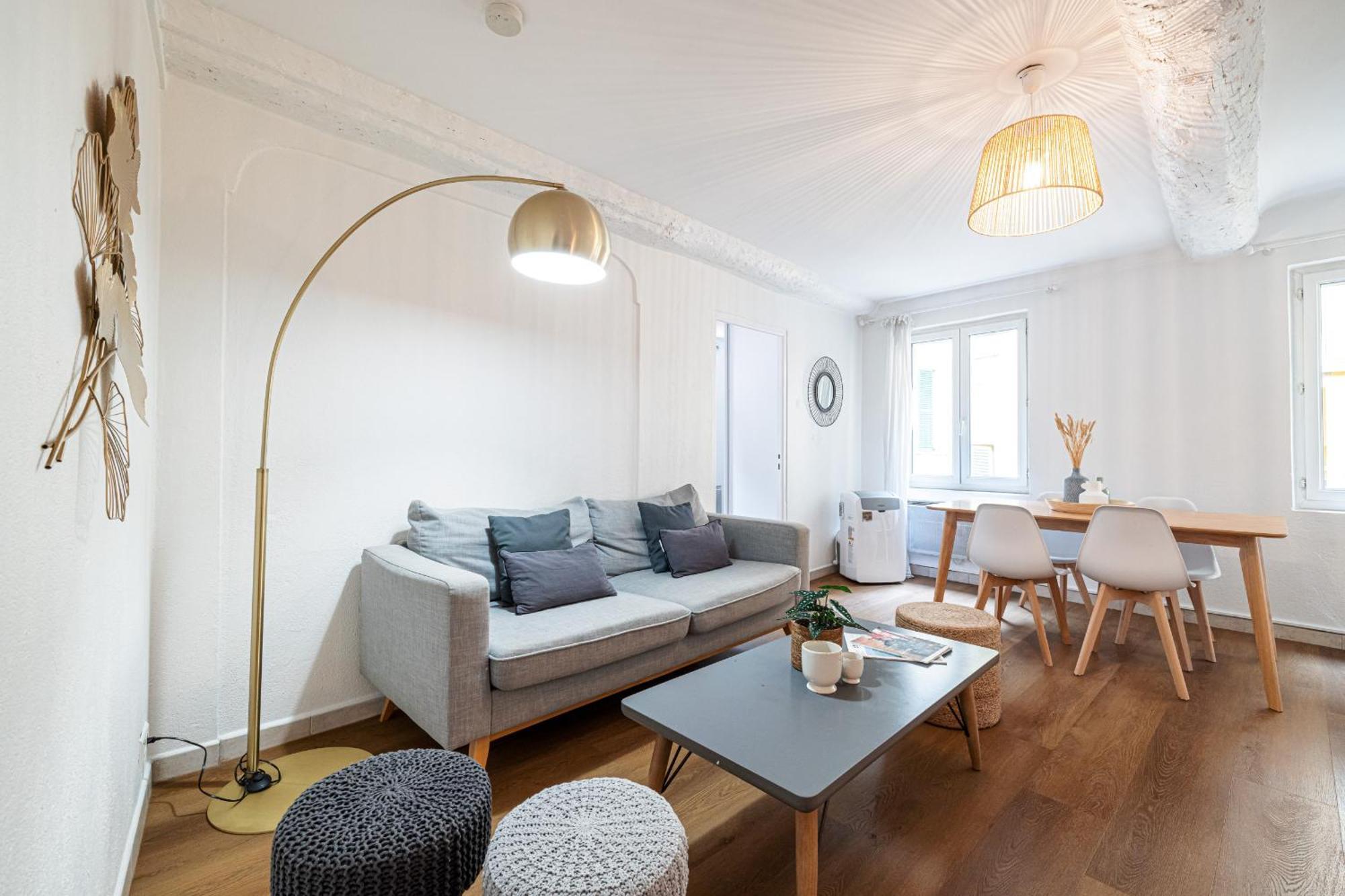 Apartment 2 Bdr Heart Of The Old Town