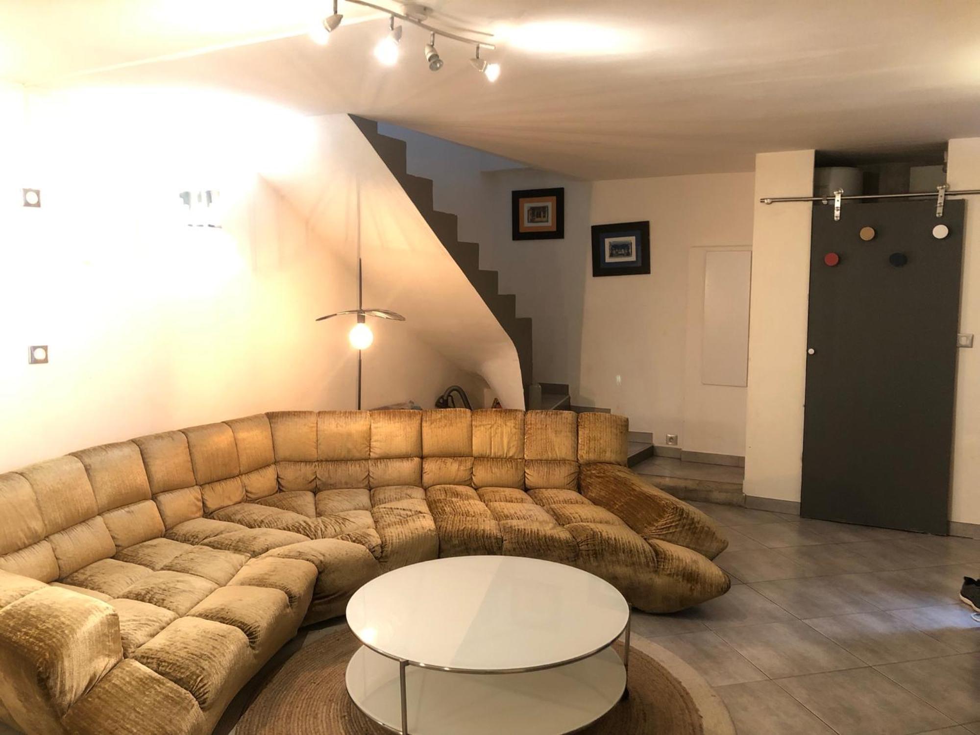 Lovely Townhouse In A Lively Area Close To The Old Apartment *