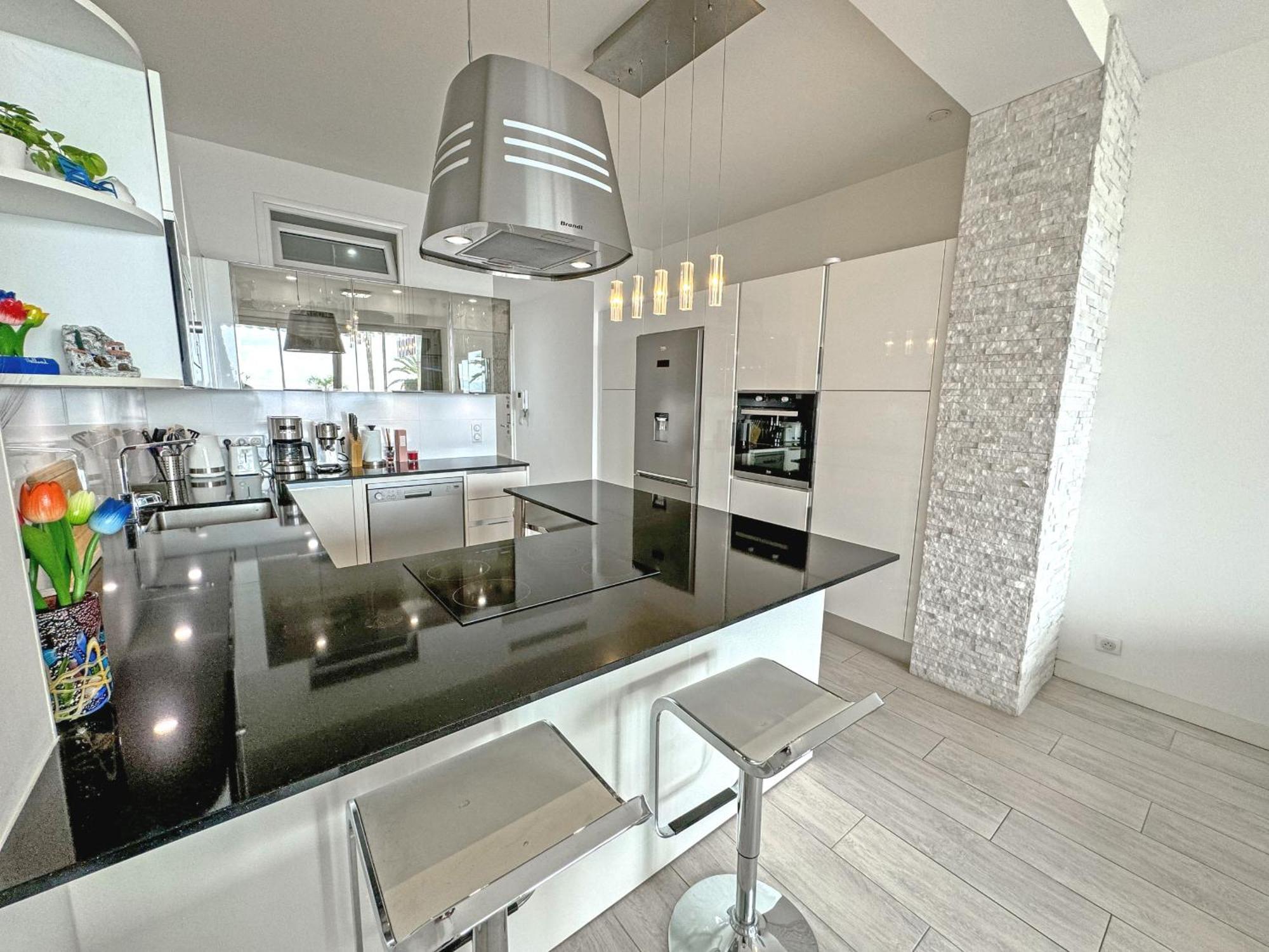 Gorgeous Oceanfront Promenade