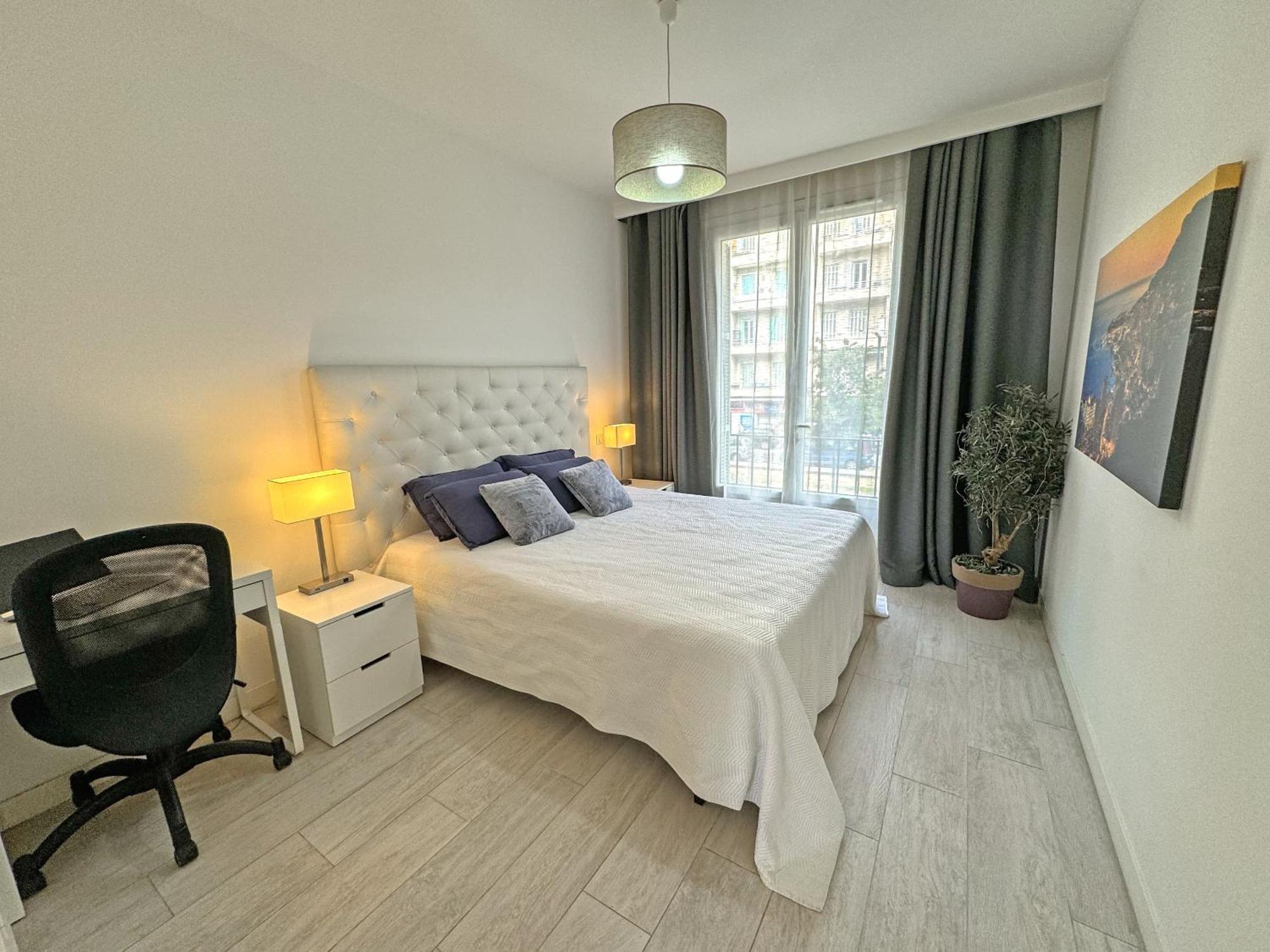 Gorgeous Oceanfront Promenade Nice