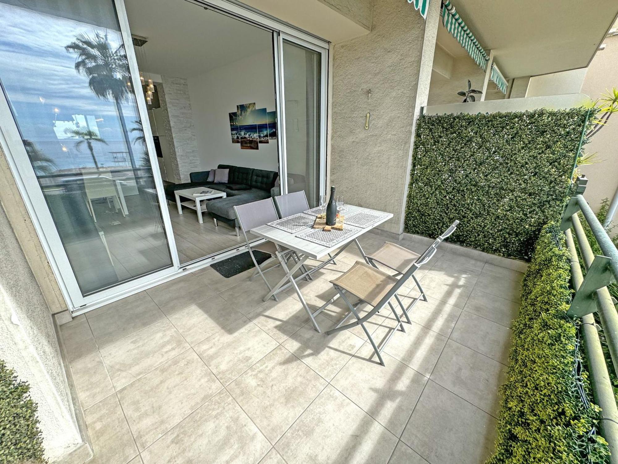 Gorgeous Oceanfront Promenade *