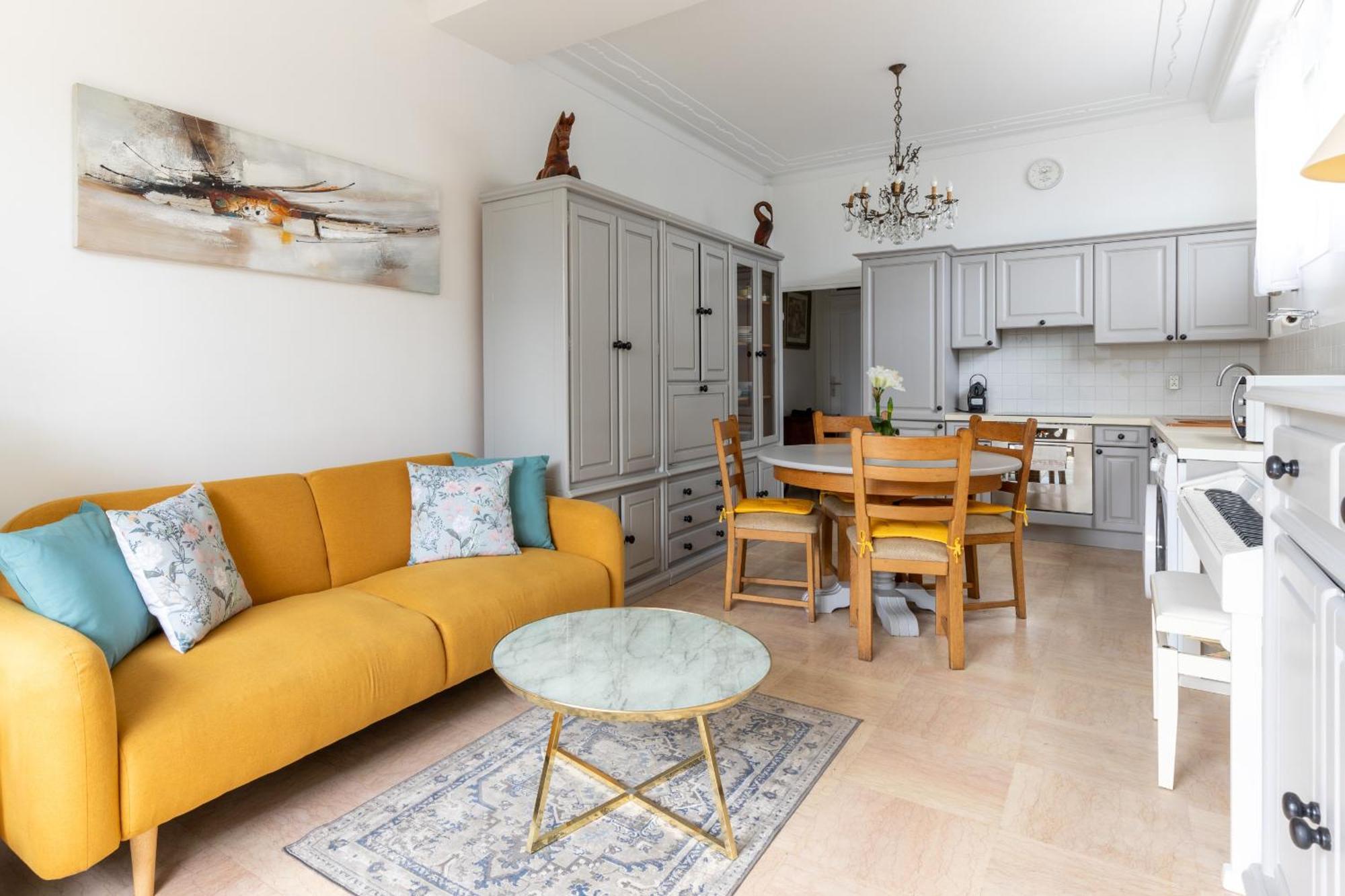 Happyfew La Promenade 53 Apartment