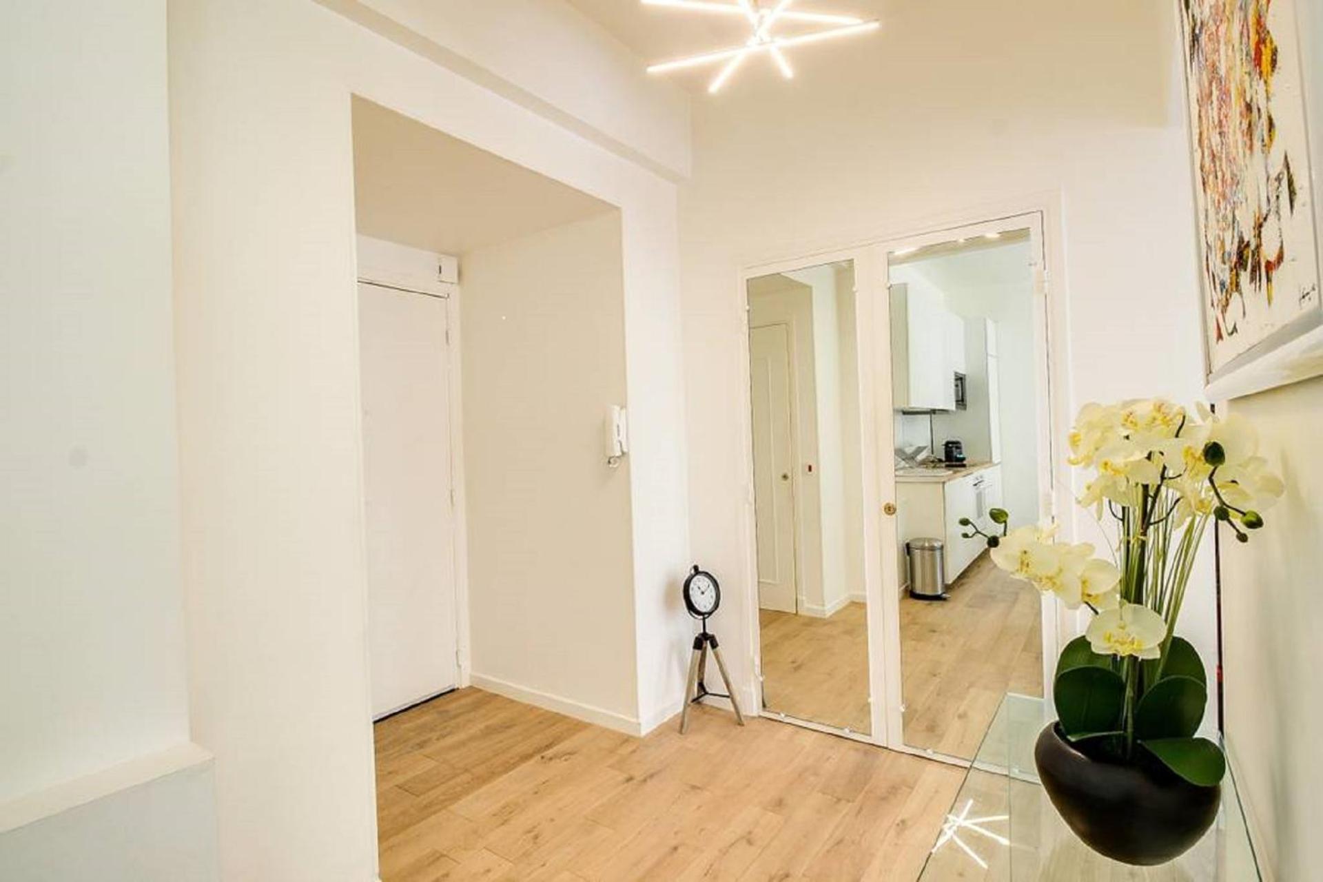 Apartment Plein Centre, Calme Et Proche De La Nice