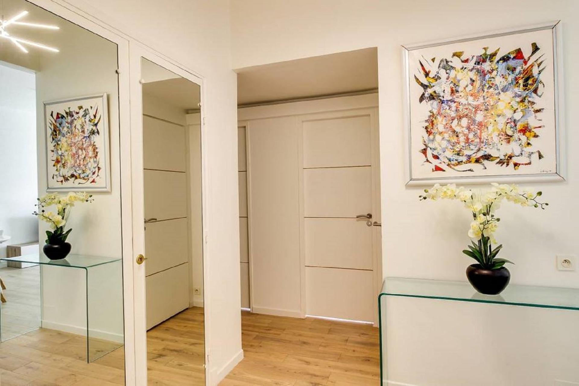 Apartamento Plein Centre, Calme Et Proche De La *