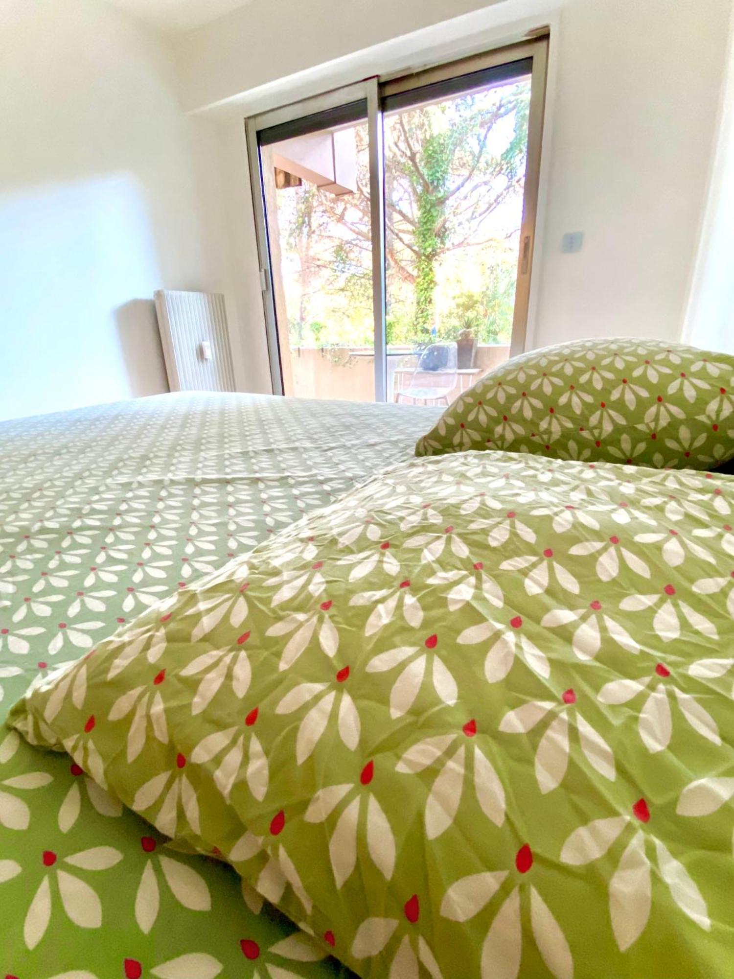 Superbe De 3p Pieces Dans Avec Piscine Et Climatisation Apartment *