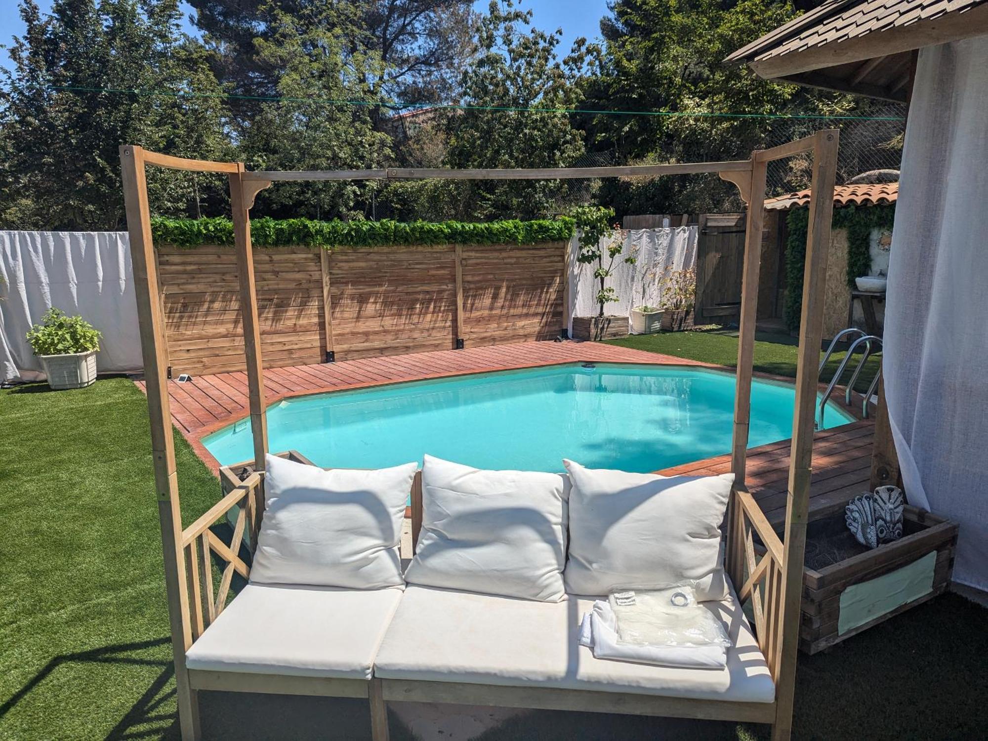 Holiday home Lamaisondugenie *