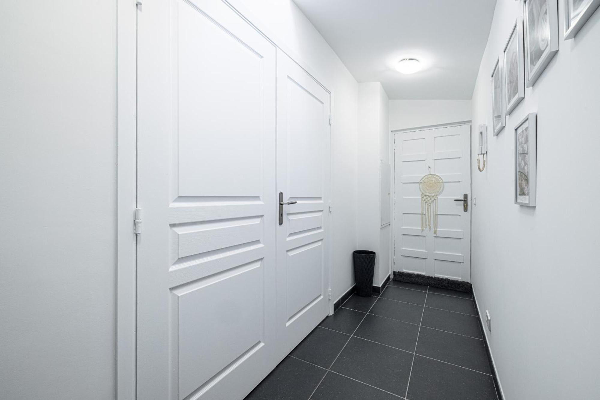 Apartment Large & Quiet 1 Bdr At Port